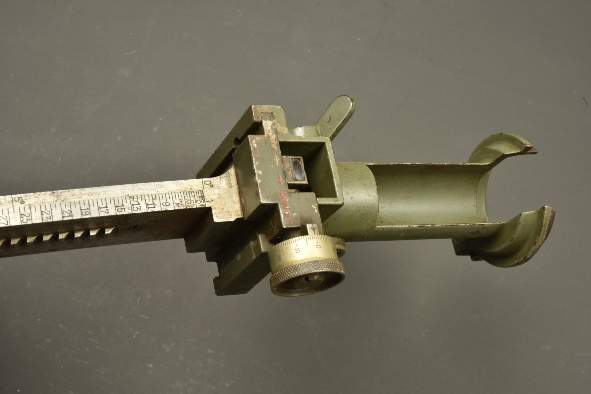 Support de visée pour canon allemand de 77mm. Sight mount for a German 77 mm field gun. — photo 4