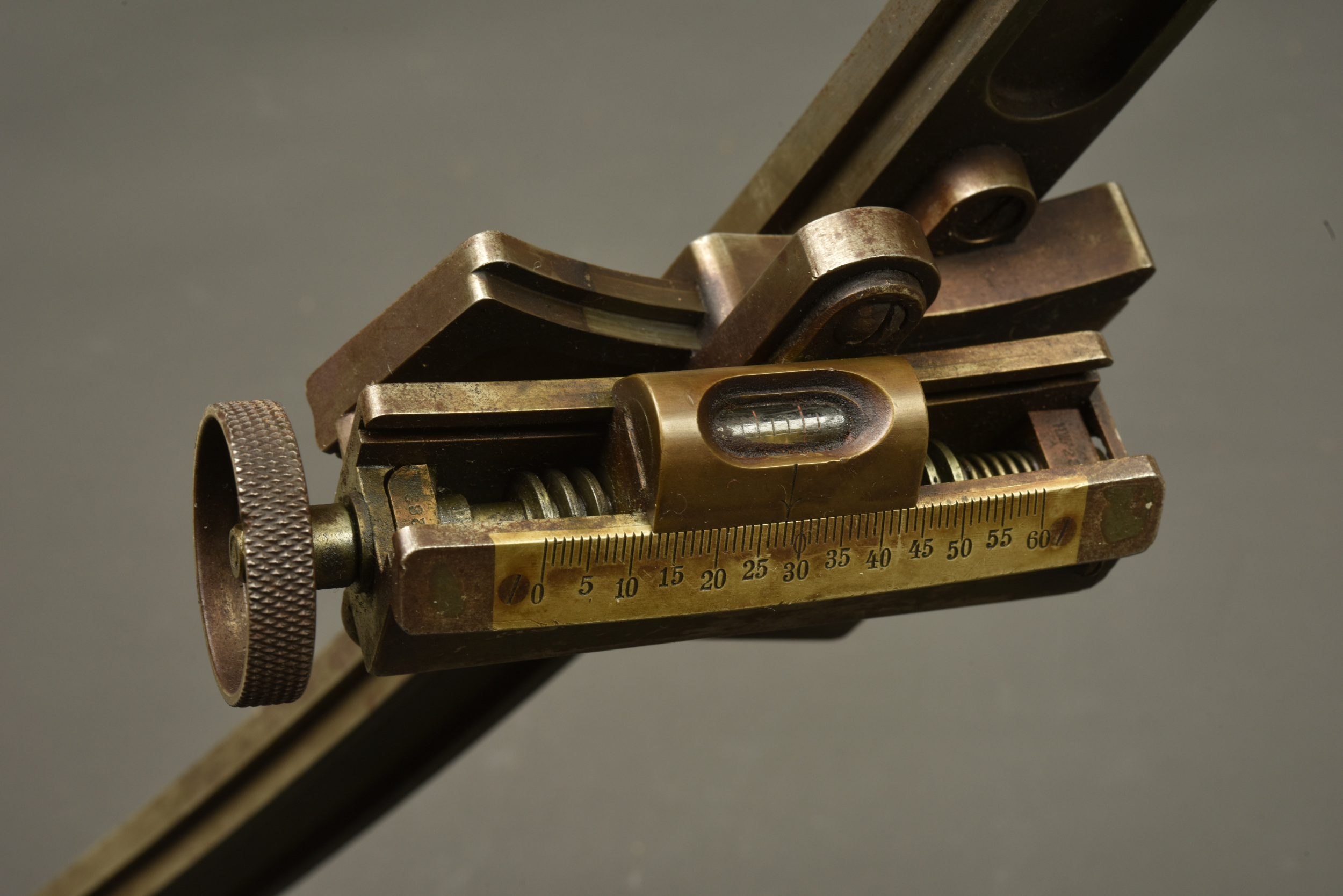 Support de visée pour canon allemand de 77mm. Sight mount for a German 77 mm field gun. — photo 5
