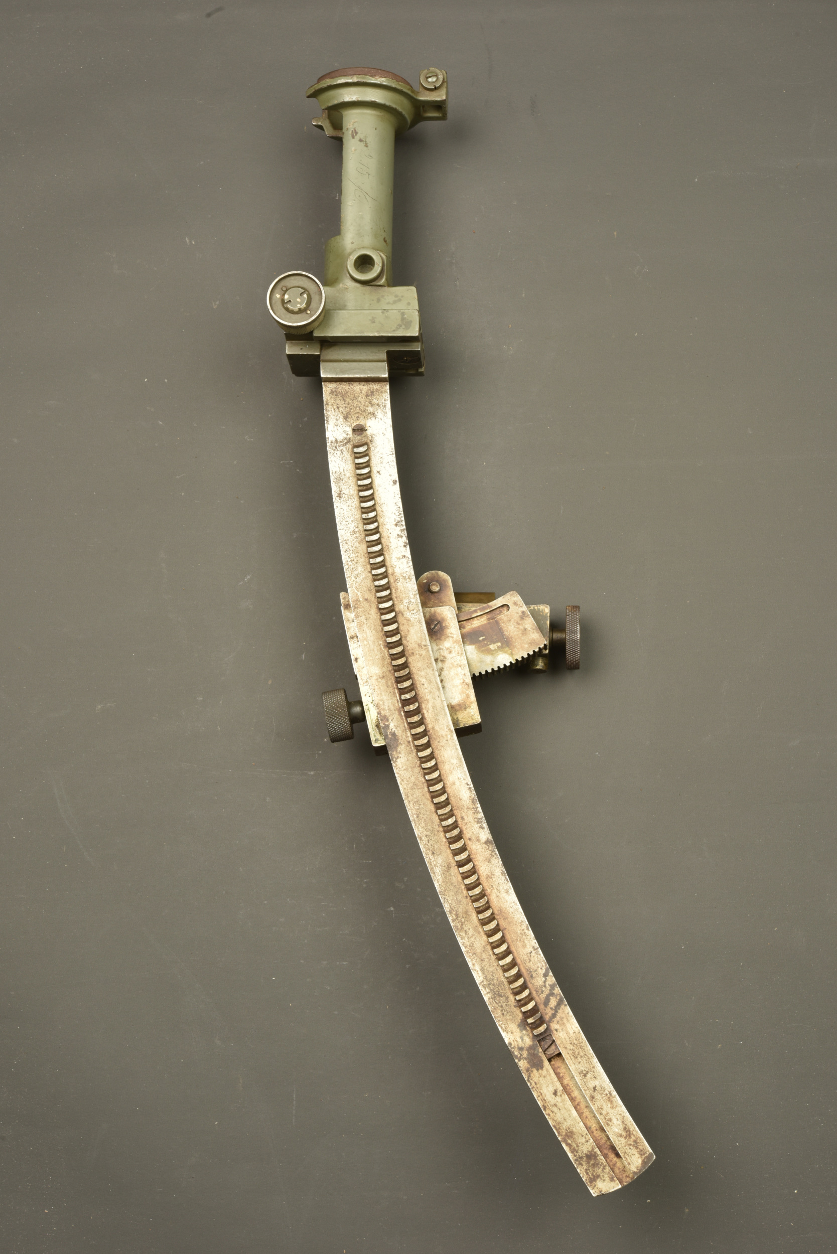 Support de visée pour canon allemand de 77mm. Sight mount for a German 77 mm field gun. — photo 8