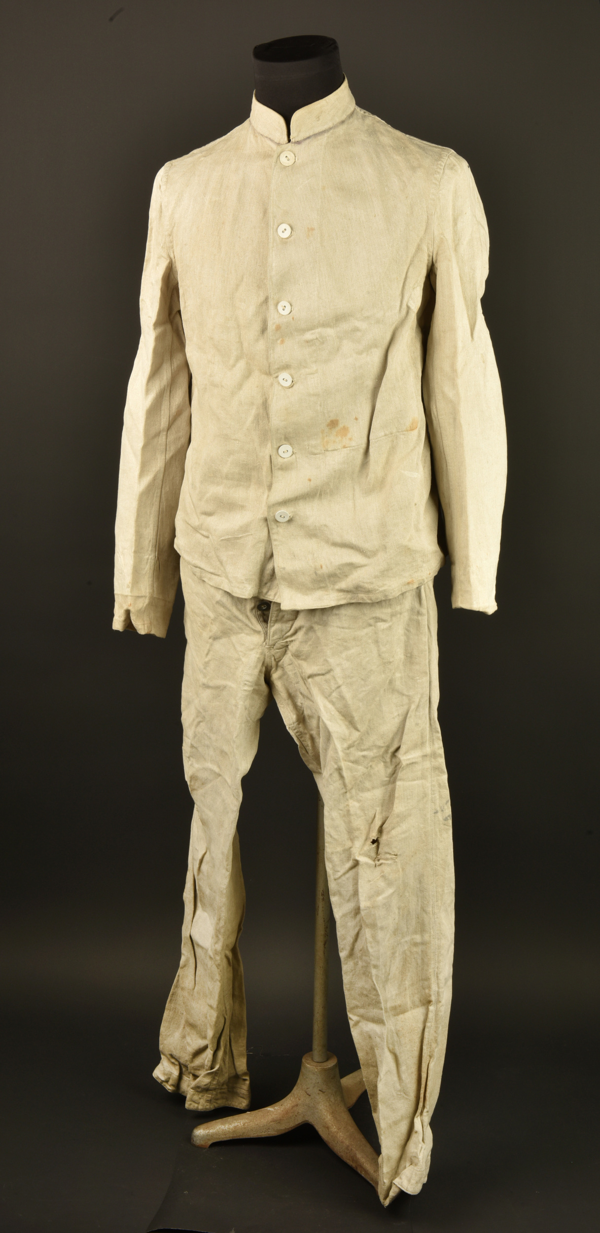 Veste et pantalon de travail du Garde Feld Artillerie Regiment Nr 1. Work jacket and trousers of the Guard Field Artillery Regiment No. 1. — photo 1