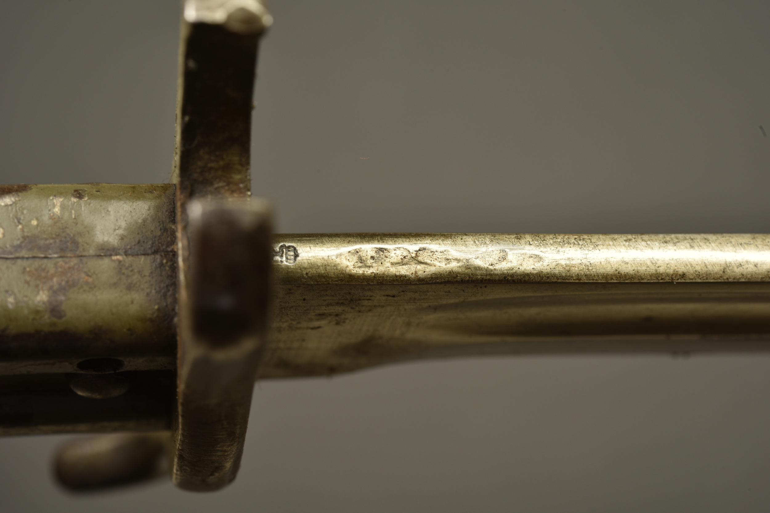 Baïonnette ersatz avec porte fourreau. Ersatz bayonet with frog. — photo 2