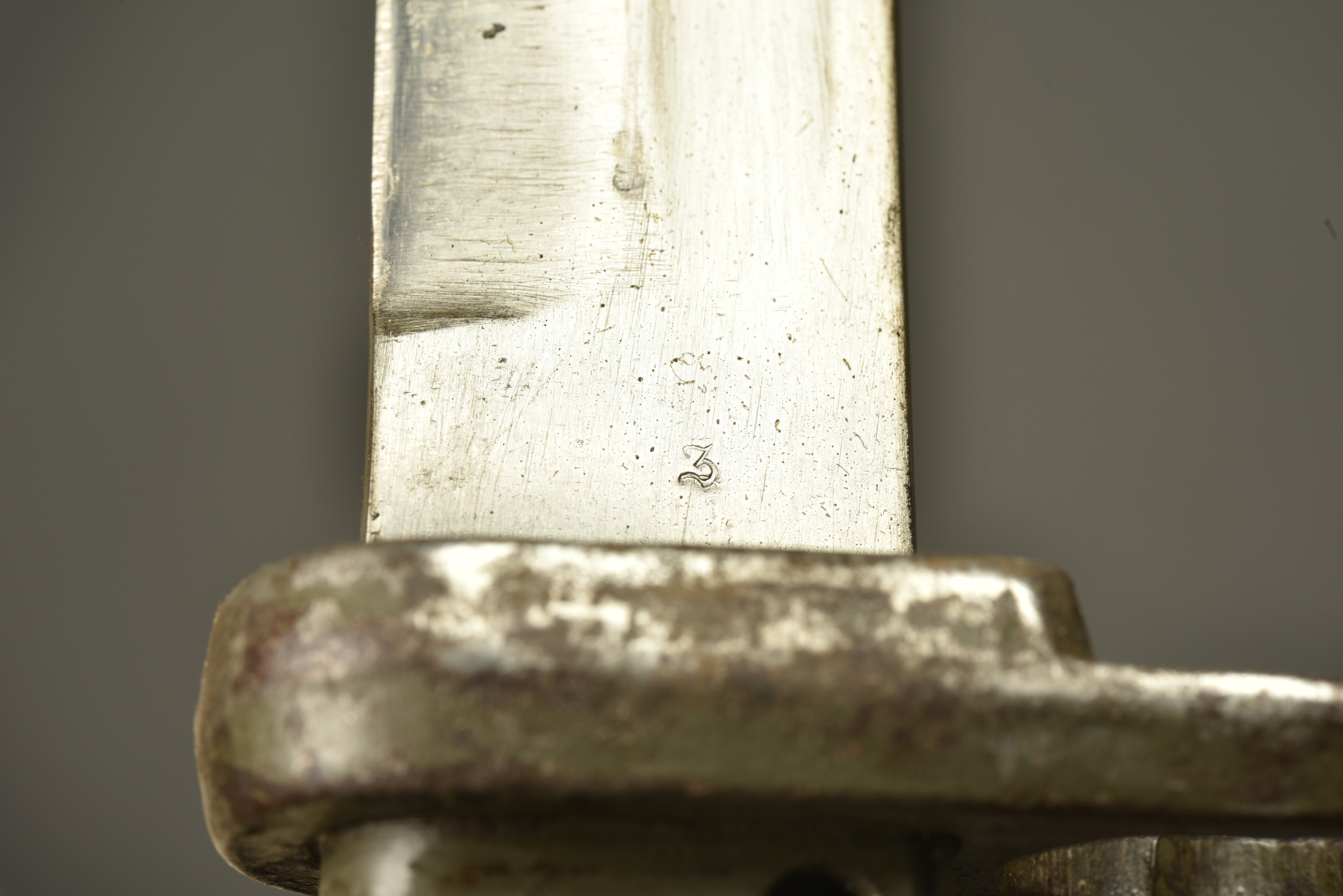 Baïonnette ersatz avec porte fourreau. Ersatz bayonet with frog. — photo 2