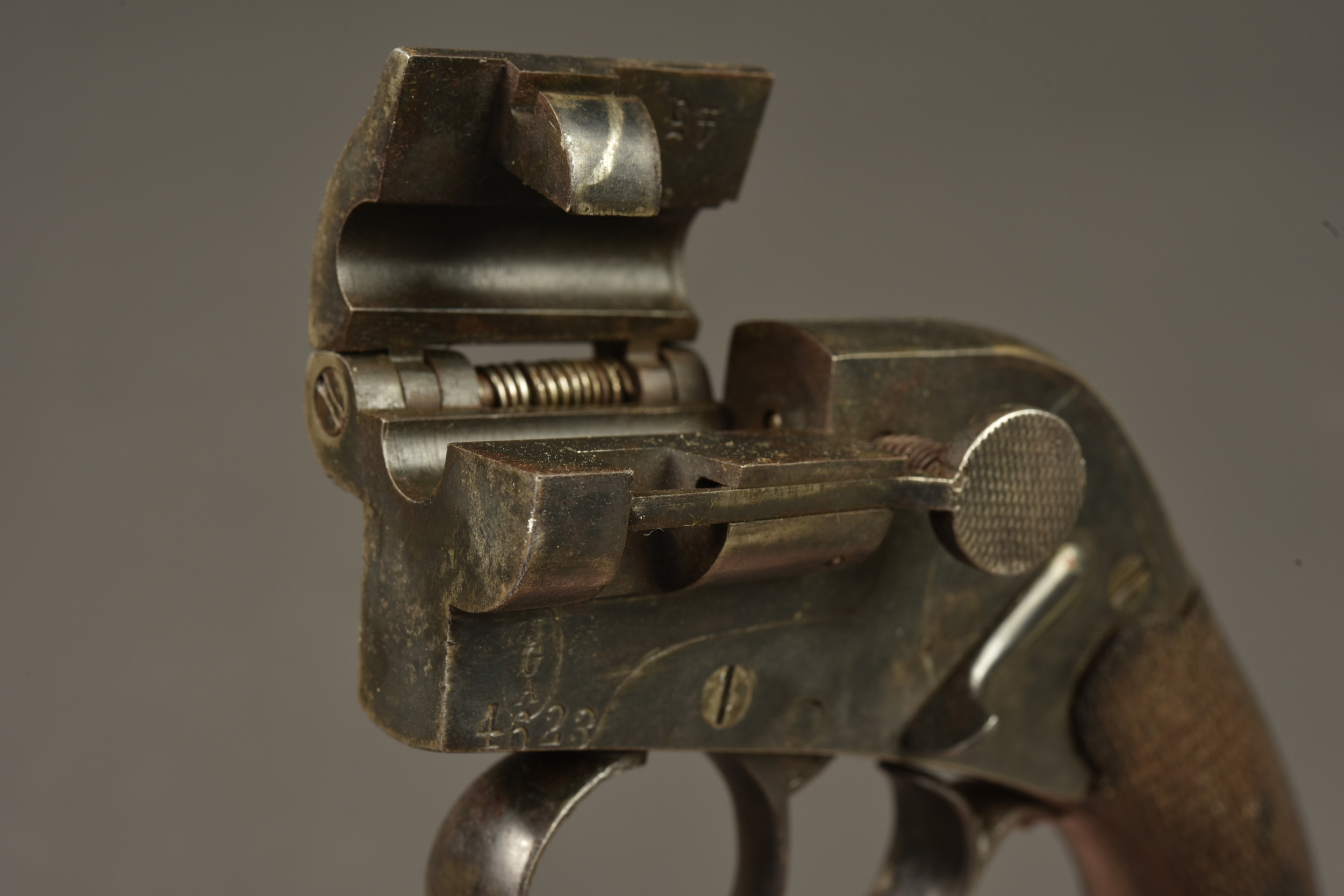 Pistolet de signalisation Eisfeld pour aviateur allemand. Eisfeld signal pistol for a German aviator. — photo 7