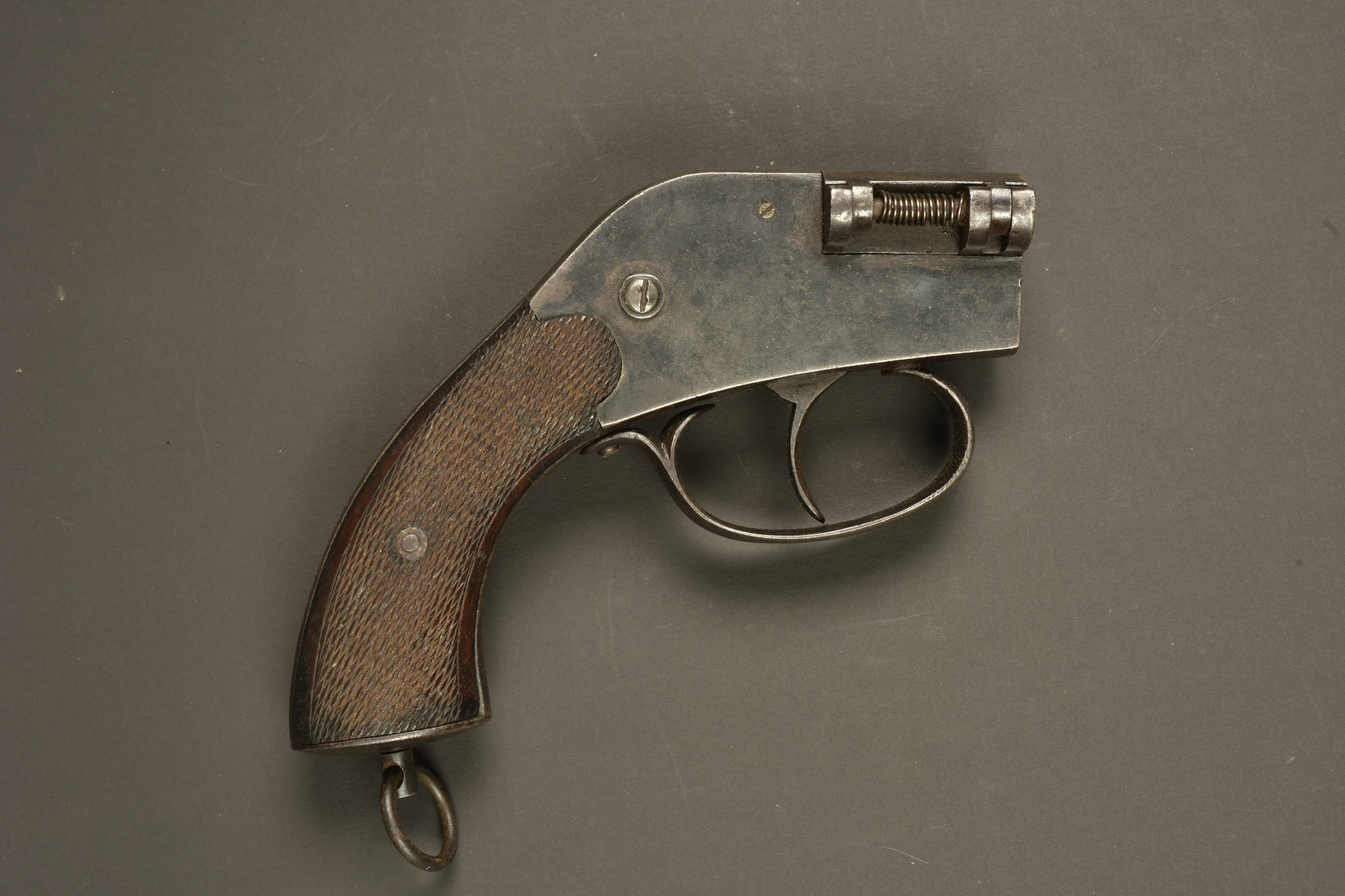 Pistolet de signalisation Eisfeld pour aviateur allemand. Eisfeld signal pistol for a German aviator. — photo 9