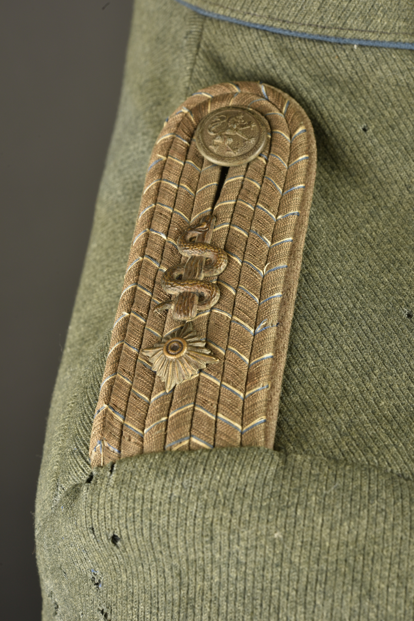 Tunique feldgrau d'un officier bavarois. Feldgrau tunic of a Bavarian officer. — photo 11