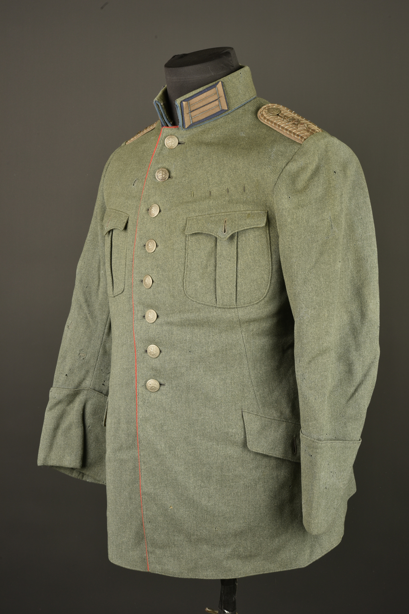 Tunique feldgrau d'un officier bavarois. Feldgrau tunic of a Bavarian officer. — photo 15