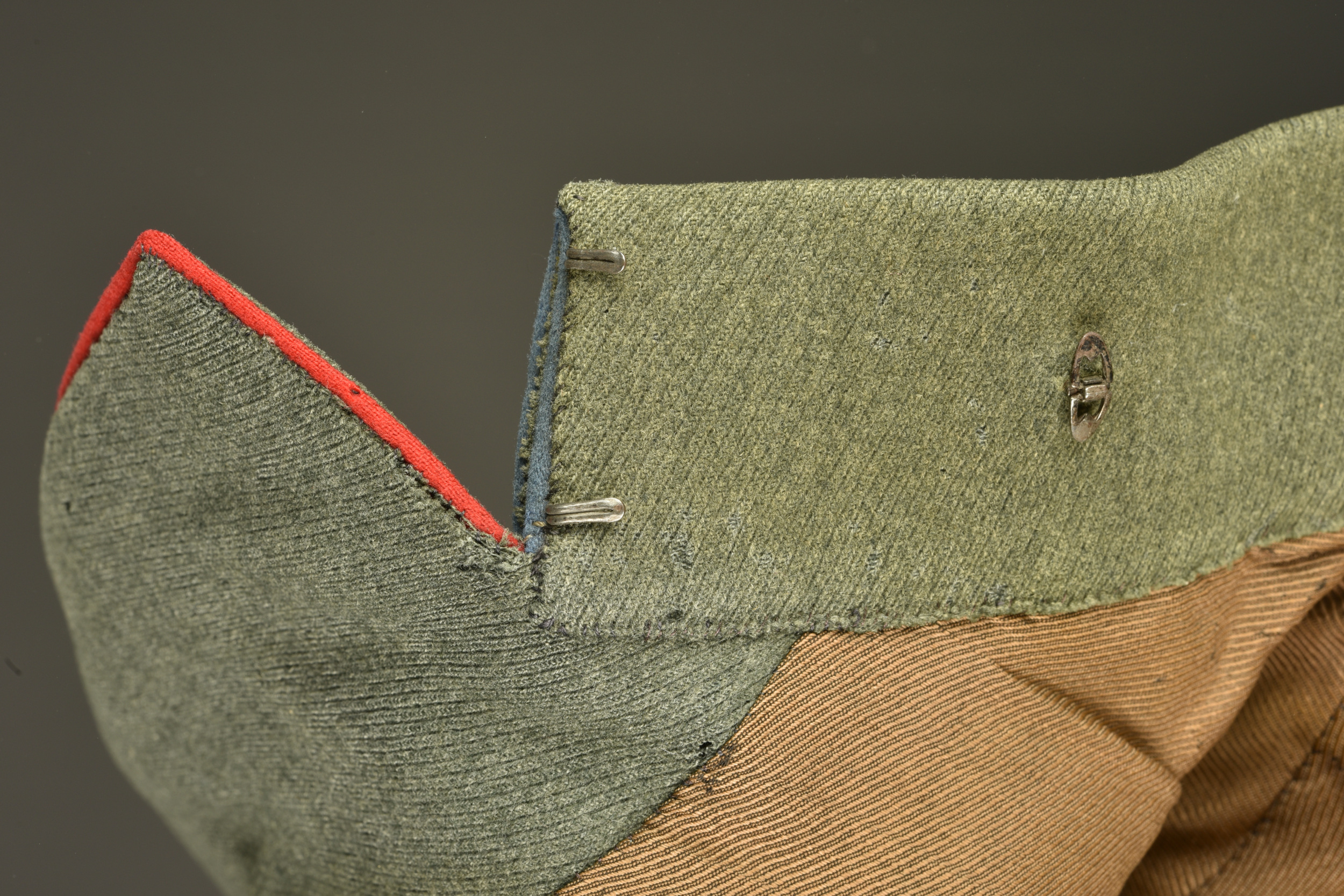 Tunique feldgrau d'un officier bavarois. Feldgrau tunic of a Bavarian officer. — photo 2