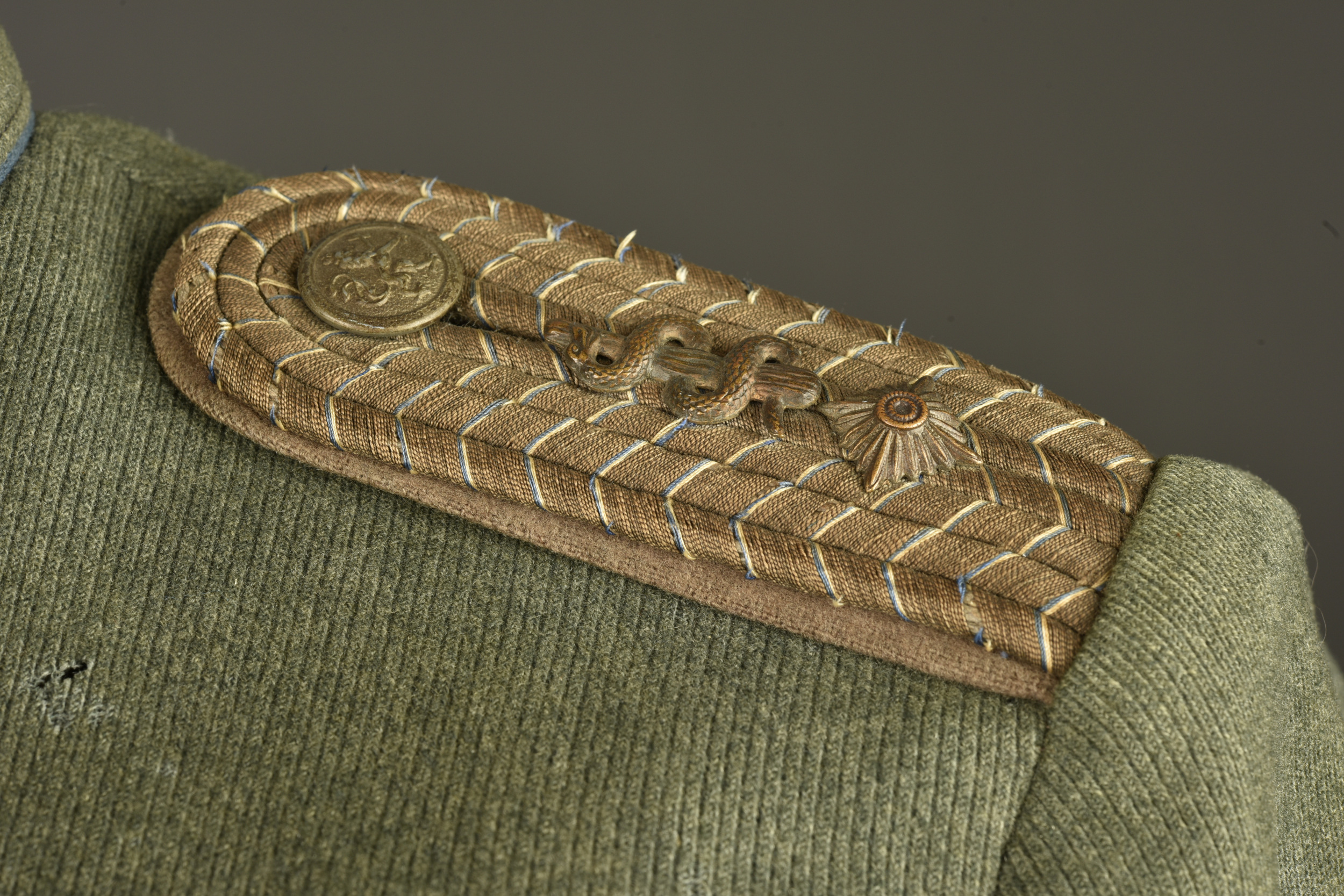 Tunique feldgrau d'un officier bavarois. Feldgrau tunic of a Bavarian officer. — photo 6