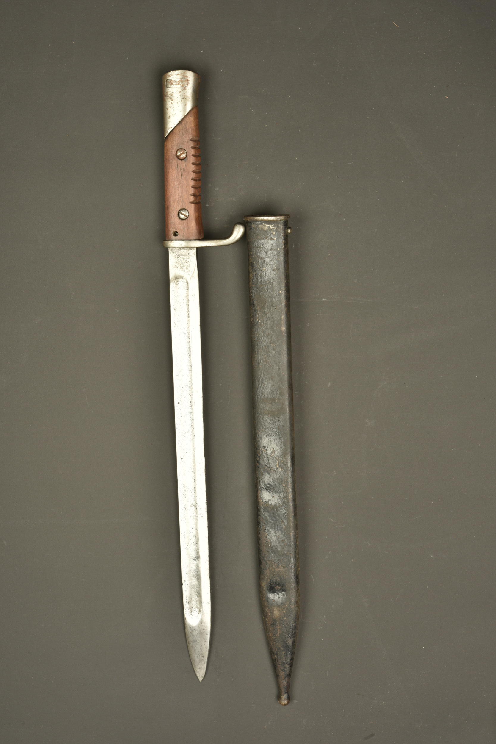 Baïonnette allemande Gottscho dite de mitrailleur. German Gottscho bayonet, known as the machine gunner’s bayonet. — photo 3