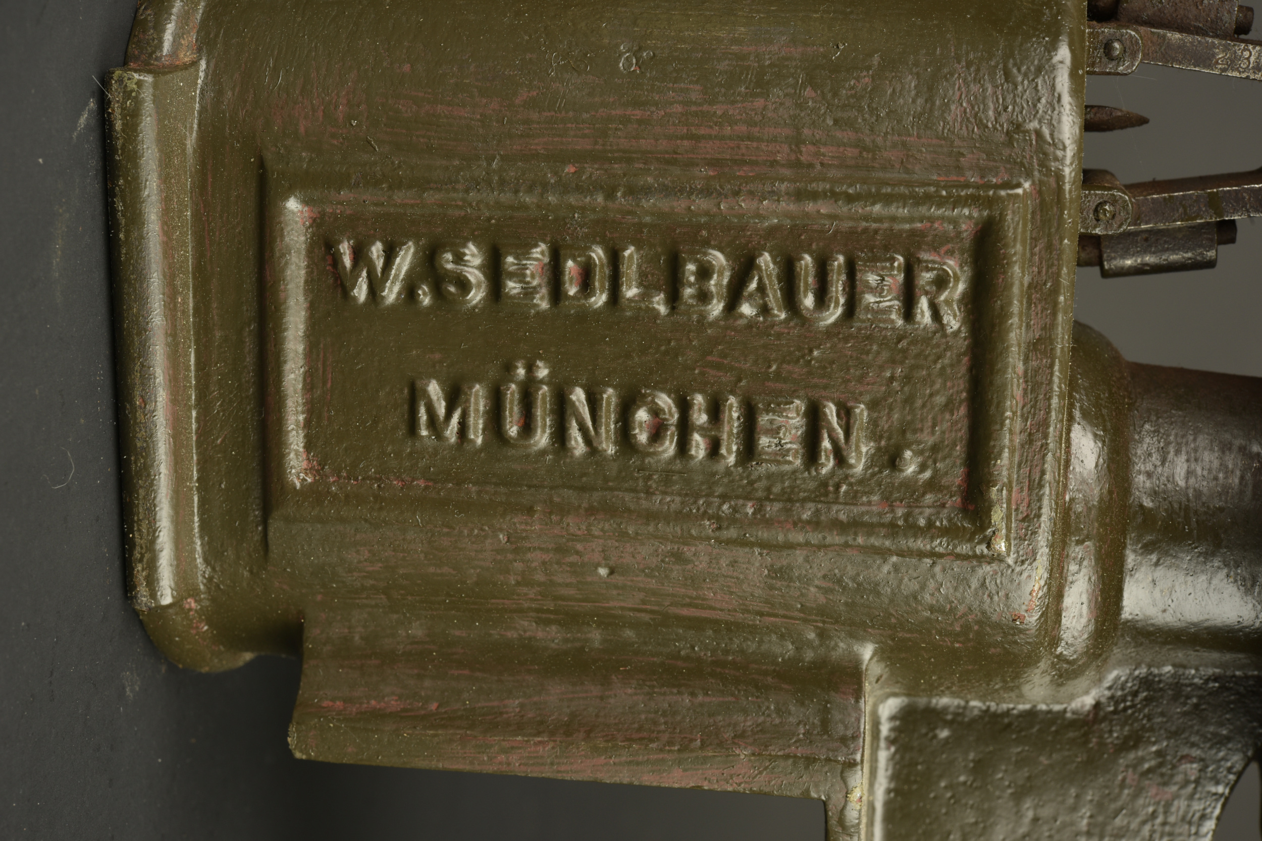 Machine à garnir les bandes pour MG08 Gurtfuller. Belt loading machine for MG08 ammunition belts, Gurtfüller. — photo 5