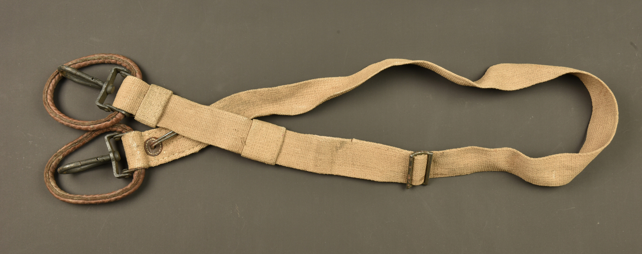 Sangle de mitrailleur MG08 ersatz en ortie. Ersatz MG08 machine gunner’s sling made of nettle fiber. — photo 1