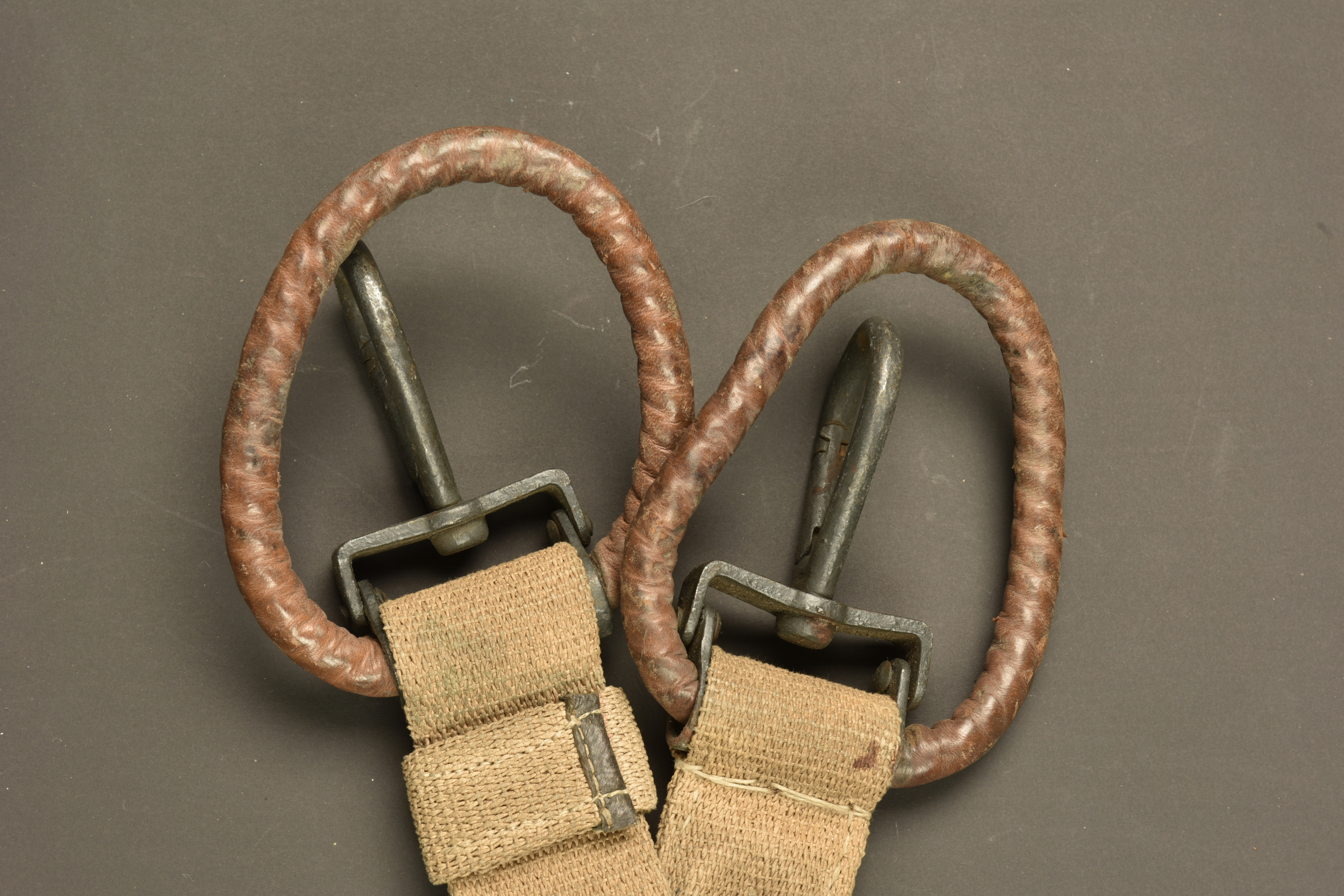 Sangle de mitrailleur MG08 ersatz en ortie. Ersatz MG08 machine gunner’s sling made of nettle fiber. — photo 2