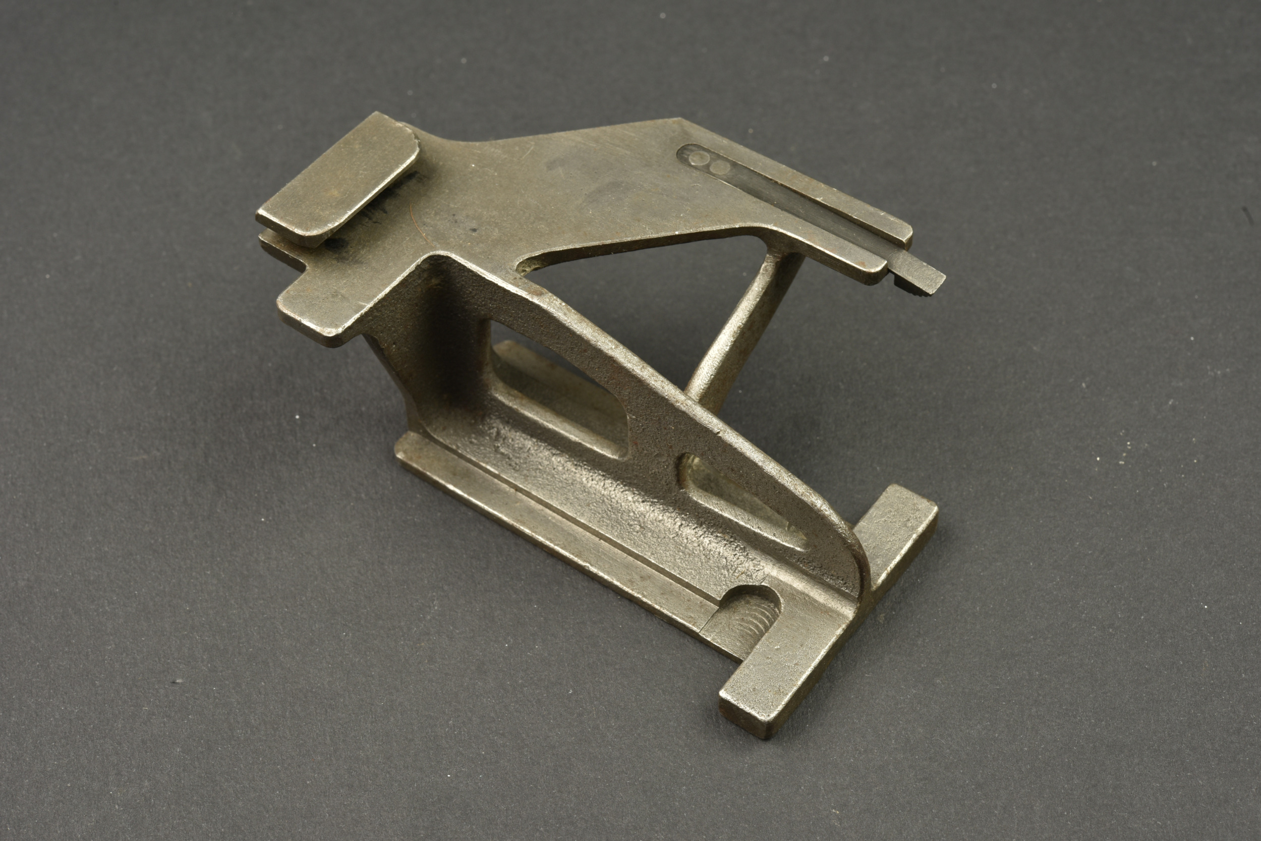 Support de chargeur tambour pour MG08-15. Drum magazine support for MG08-15. — photo 1