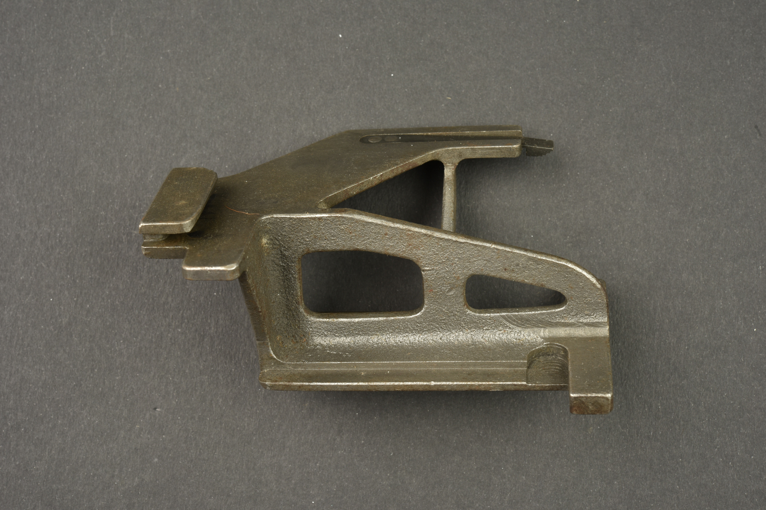 Support de chargeur tambour pour MG08-15. Drum magazine support for MG08-15. — photo 2