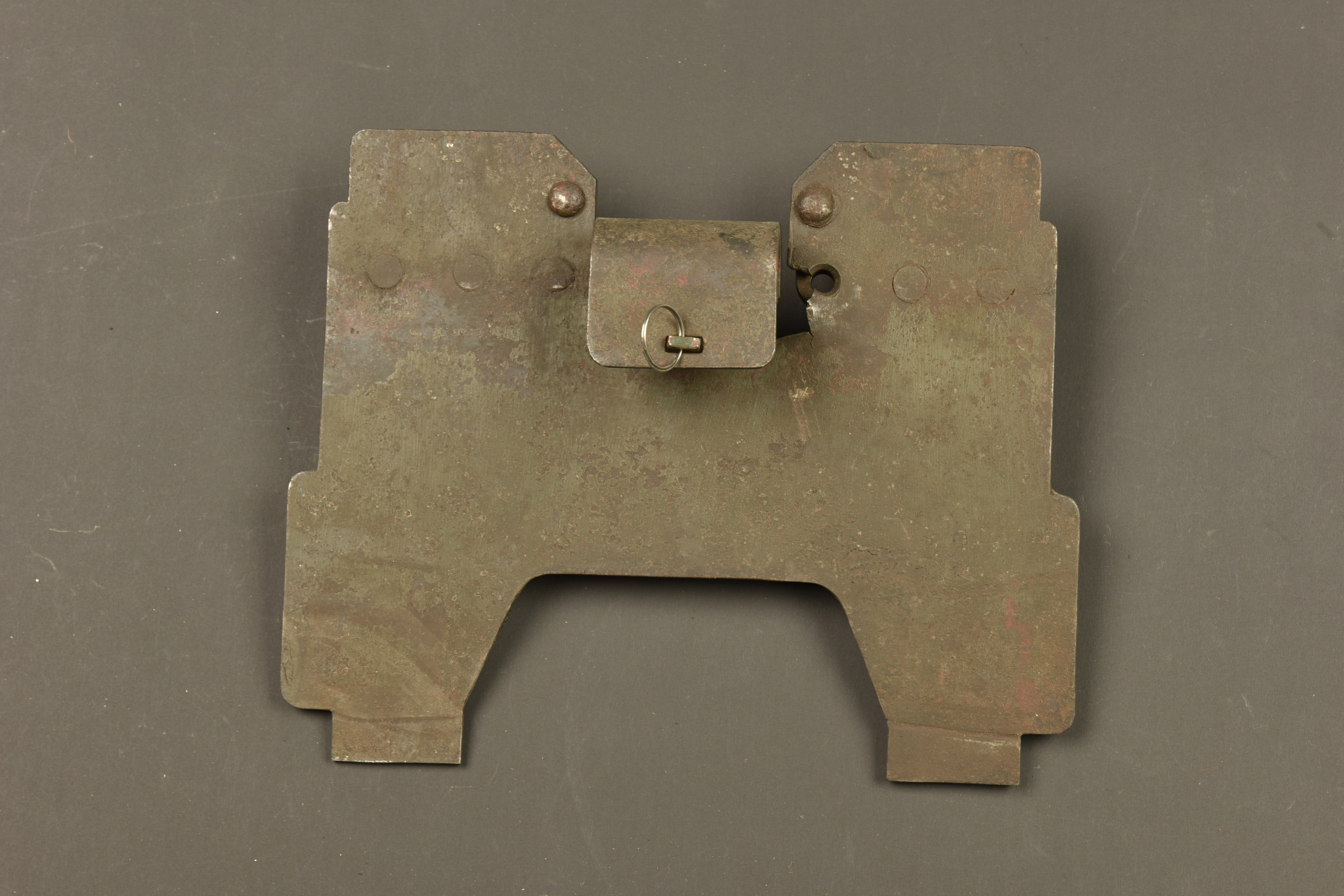 Support de bouclier pour affût traineau de mitrailleuse allemande MG08. Shield support for German MG08 sled mount. — photo 4