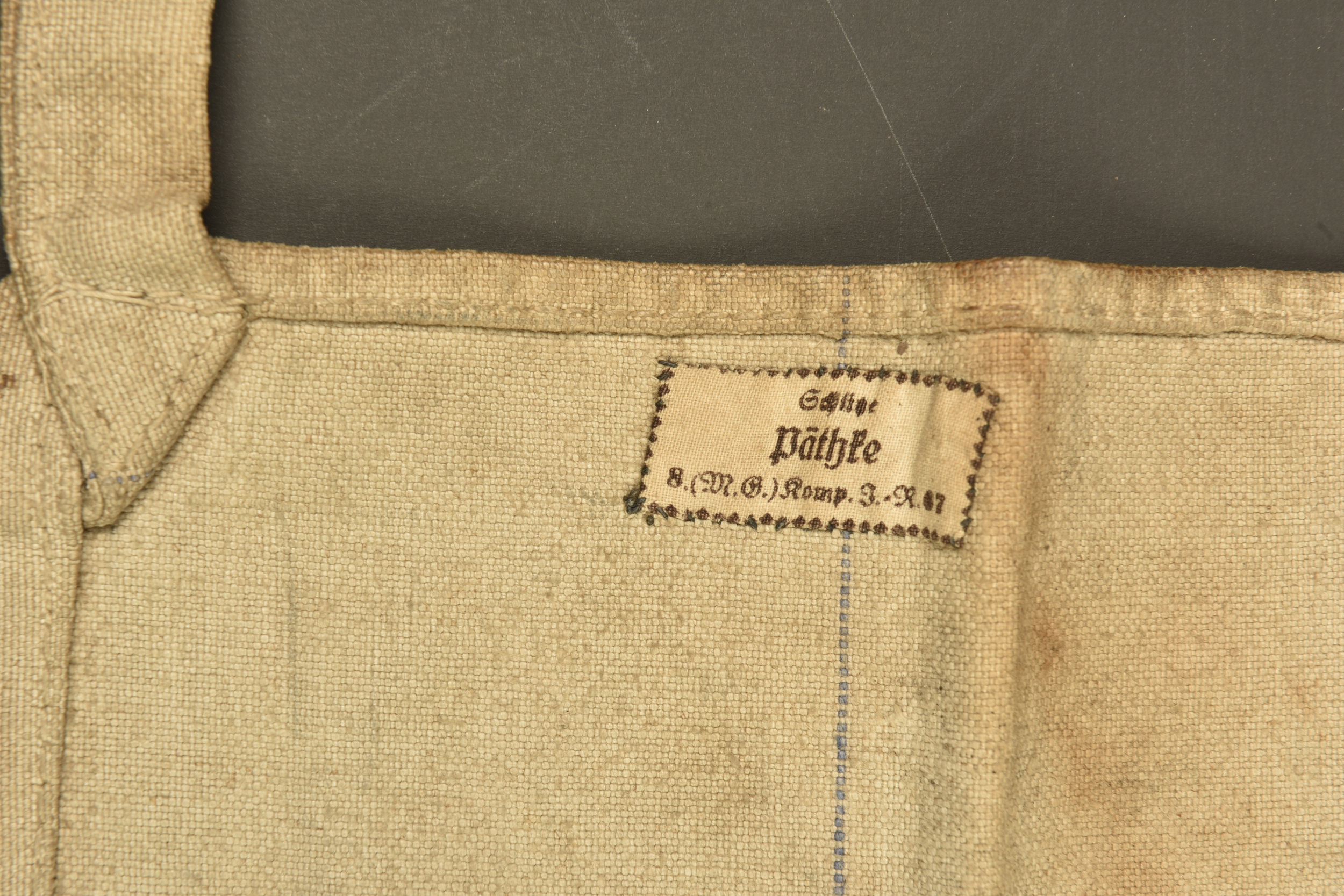 Tablier de travail allemand avec étiquette mitrailleur. German work apron with machine gunner label — photo 2
