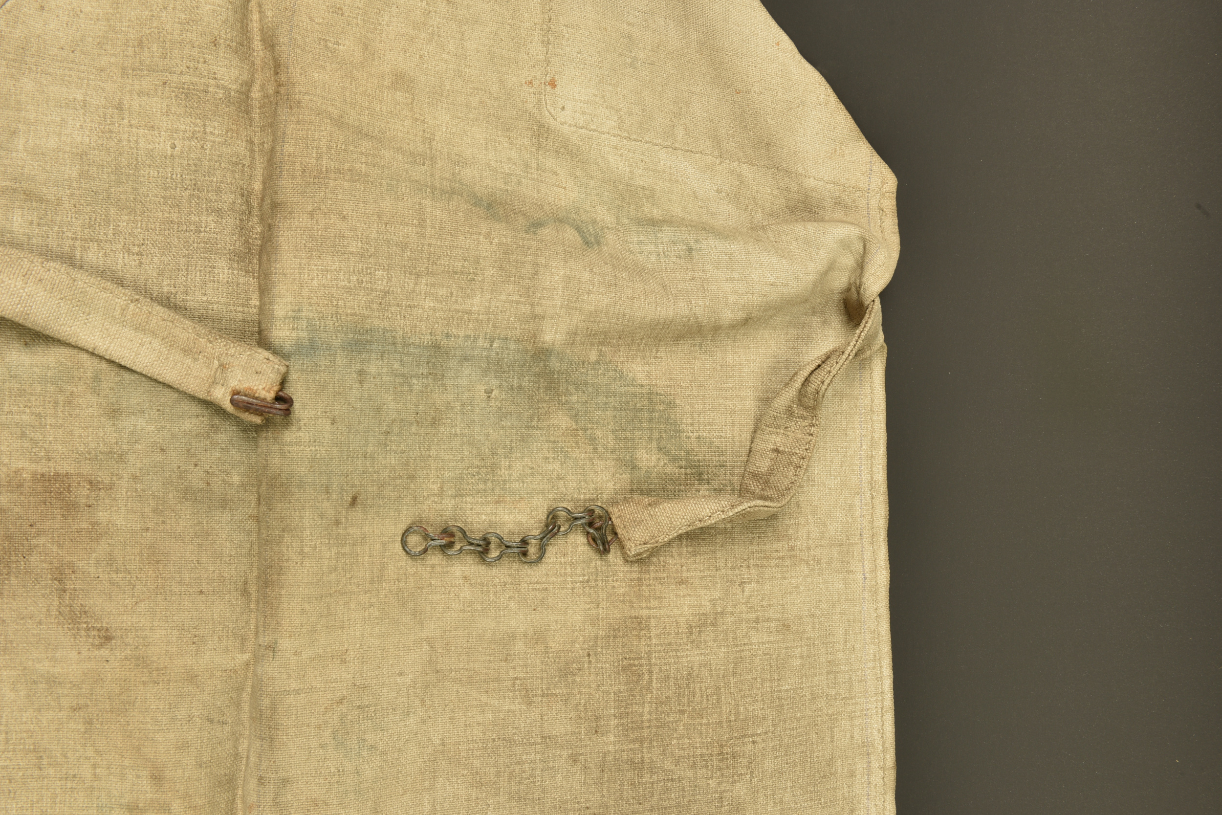 Tablier de travail allemand avec étiquette mitrailleur. German work apron with machine gunner label — photo 4
