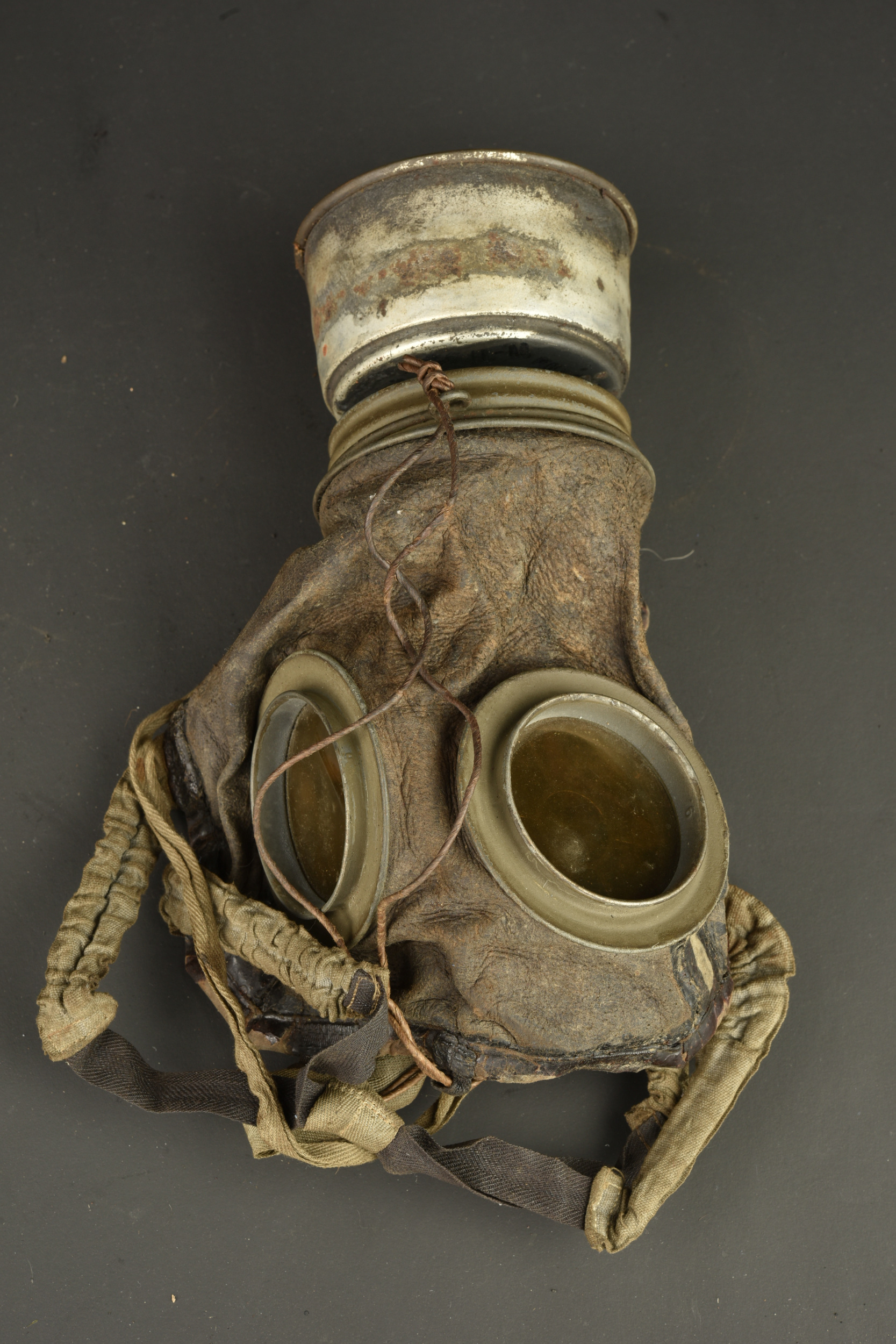 Masque anti gaz allemand Lederschutzmaske 1917. German Lederschutzmaske 1917 gas mask — photo 4