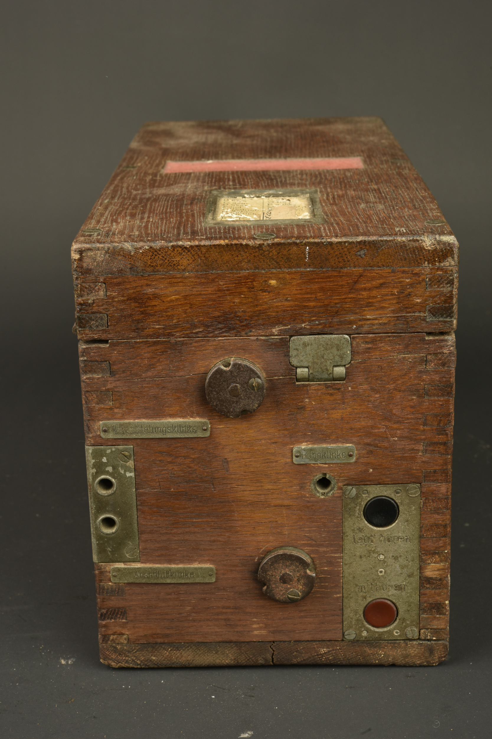 Téléphone de campagne allemand Feldfernsprecher 1916 type B. German field telephone Feldfernsprecher 1916 type B — photo 12