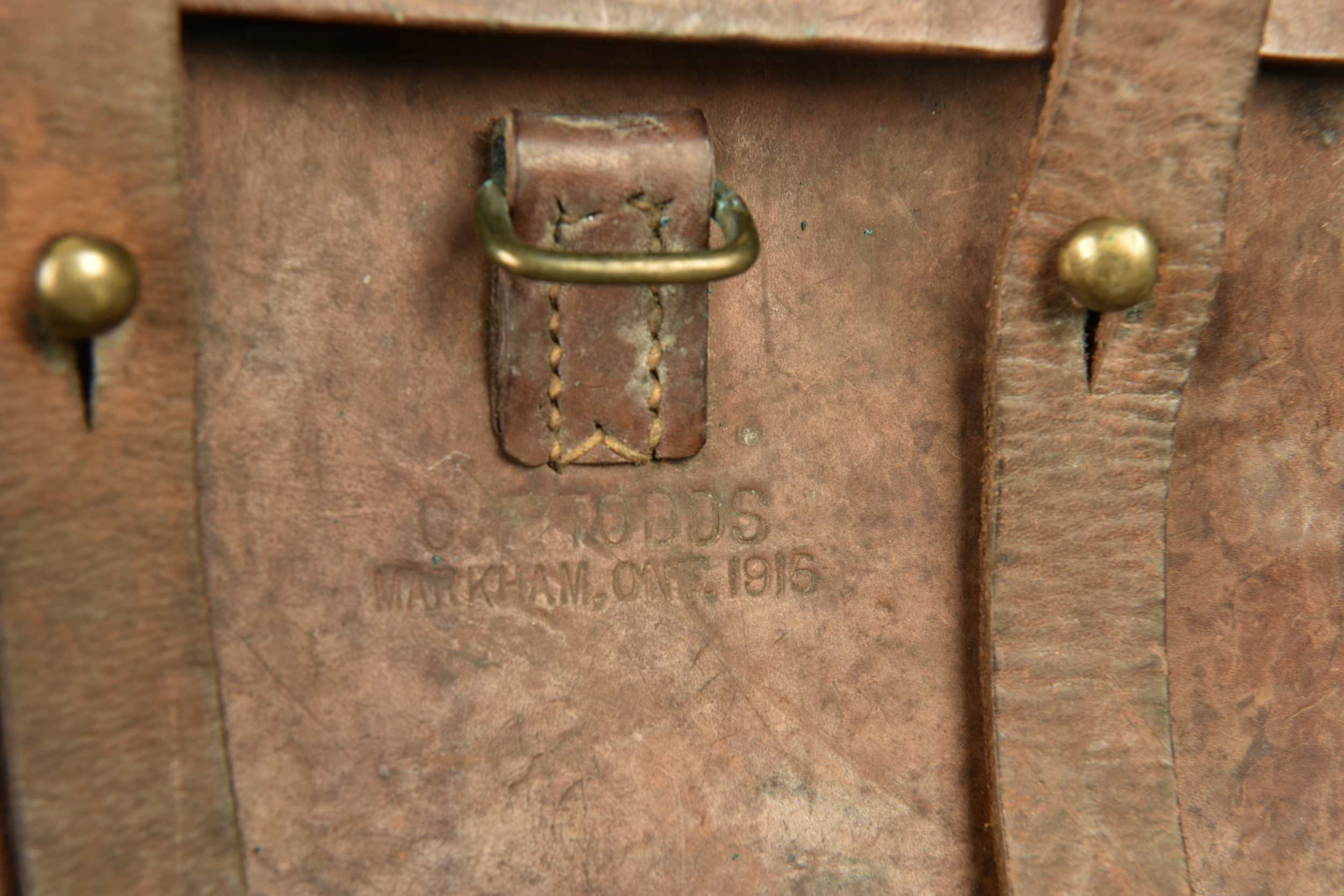 Cartouchière canadienne 4e Battalion et porte baïonnette. Canadian 4th Battalion ammunition pouch and bayonet frog — photo 4