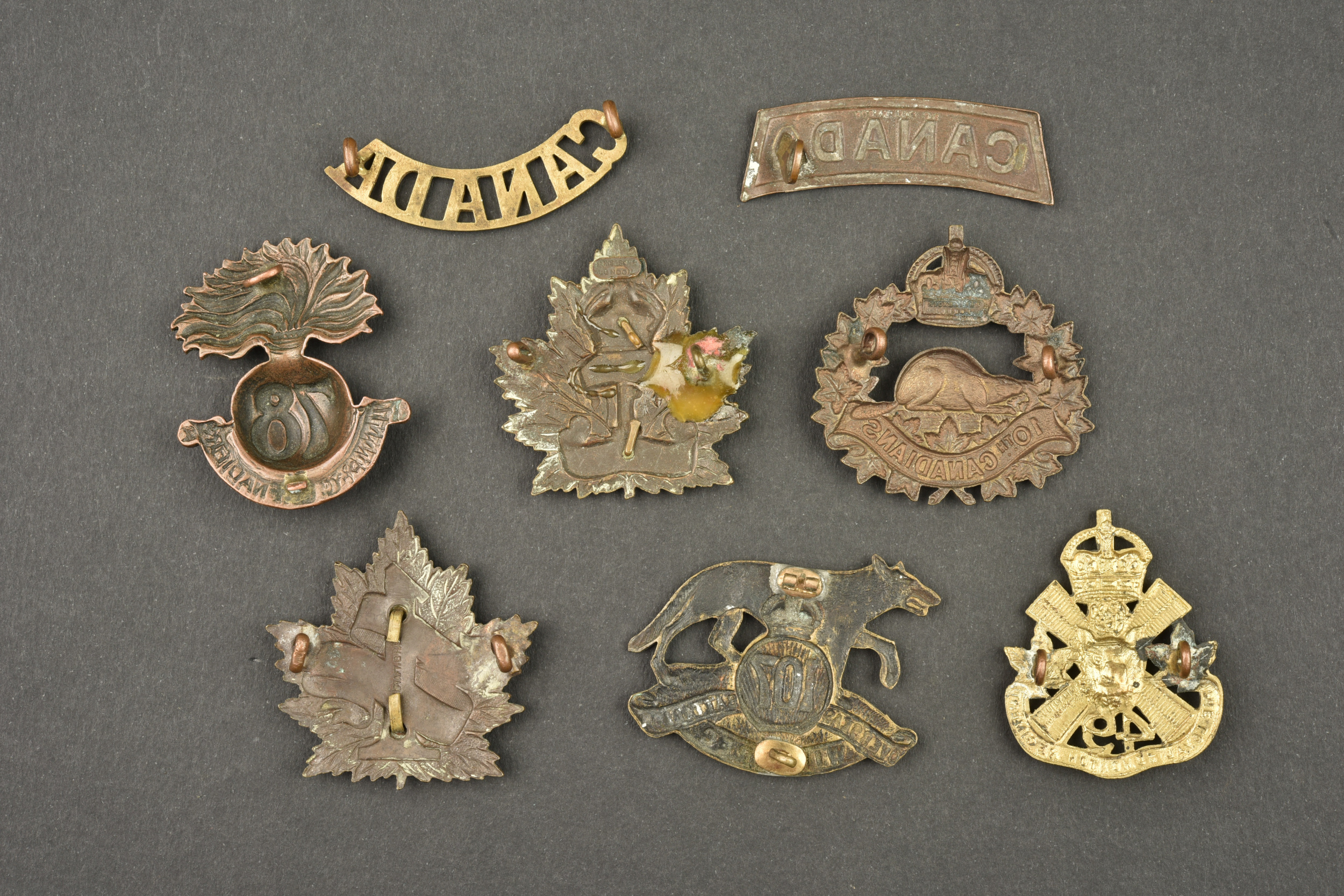 Lot de 8 insignes Canadiens. Lot of 8 Canadian badges — photo 2