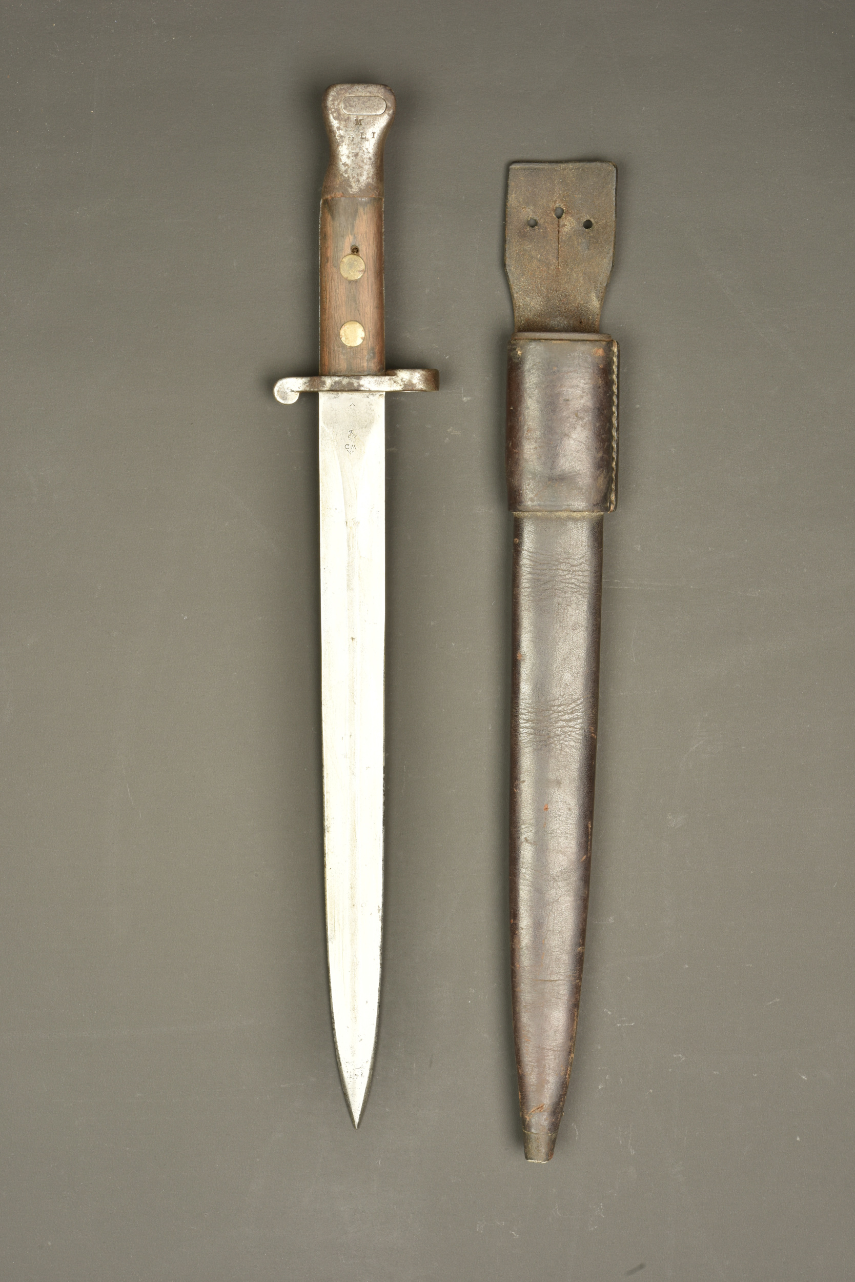 Baïonnette anglaise 1888 avec fourreau 1903. British Pattern 1888 bayonet with Pattern 1903 scabbard — photo 1
