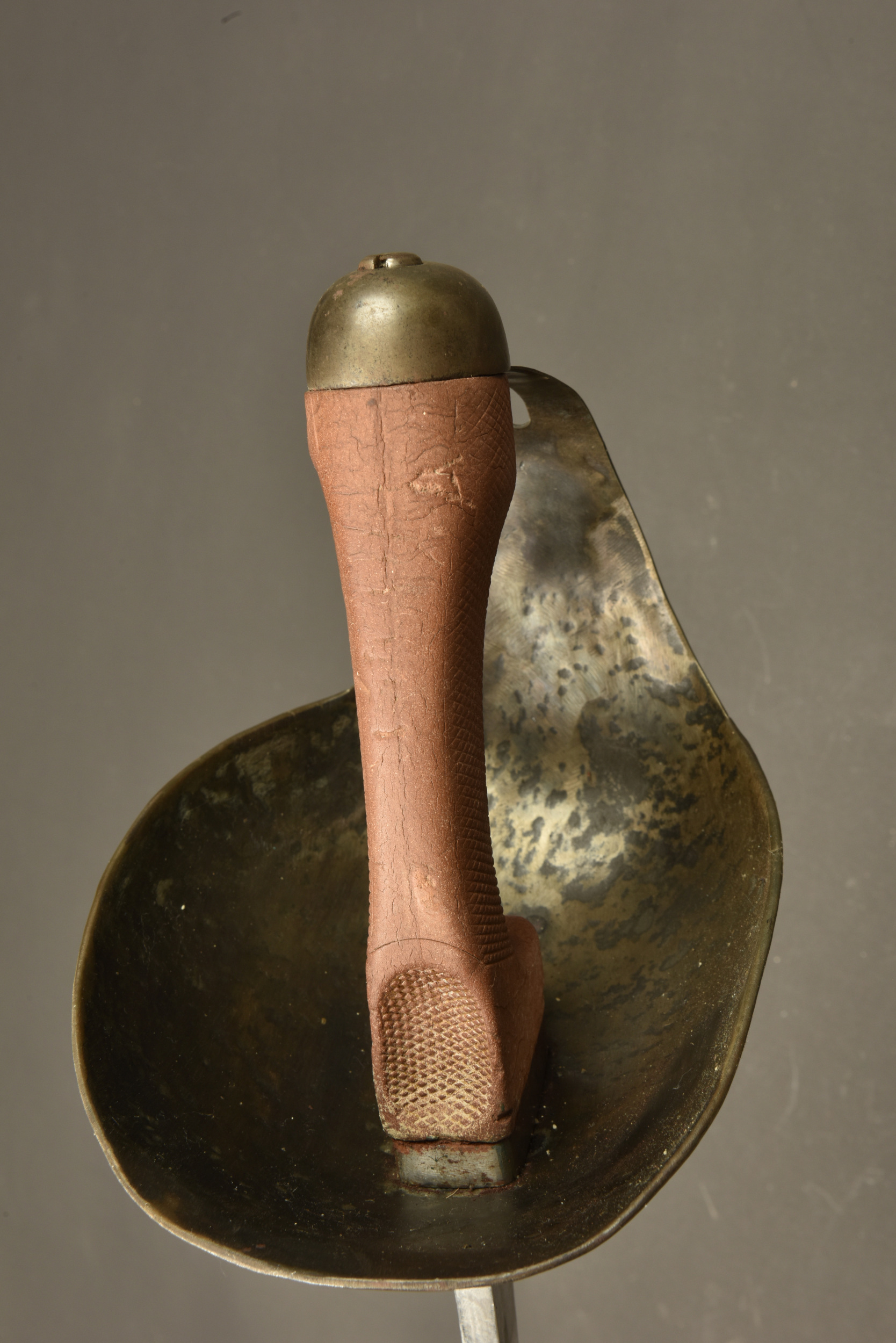 Sabre troupe de cavalerie anglais modèle 1908 avec sa poche à fer. British Pattern 1908 cavalry trooper’s sword with horseshoe pouch — photo 4