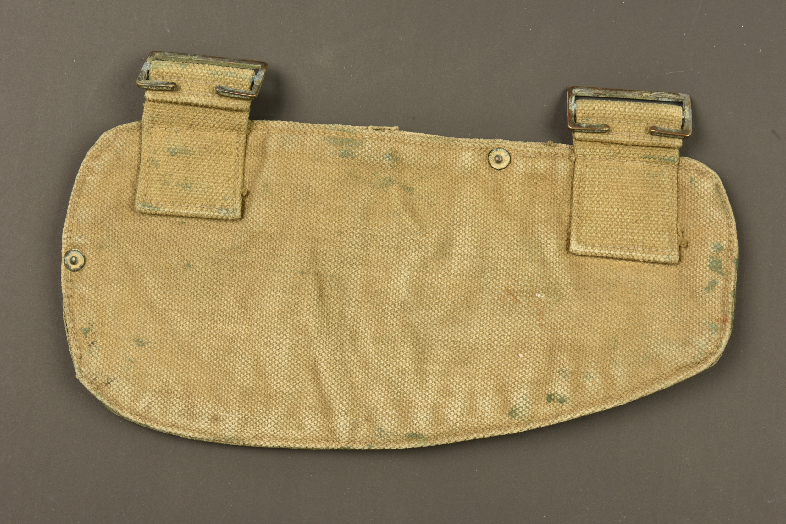 Banane porte outil individuel anglais en web. British webbing waist pouch for entrenching tool — photo 1