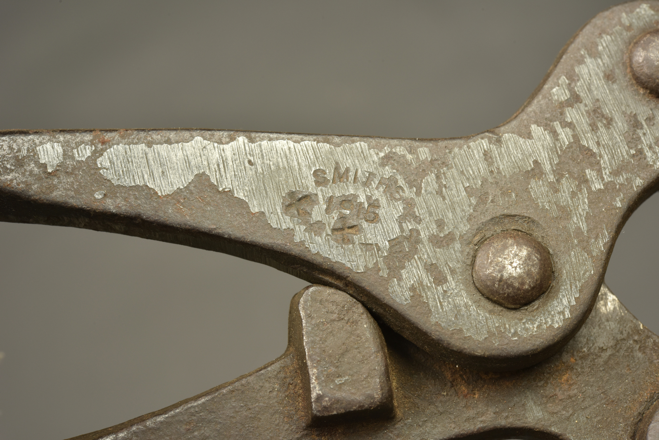 Lot anglais outil individuel et pinces. British lot including entrenching tool and wire cutters — photo 3