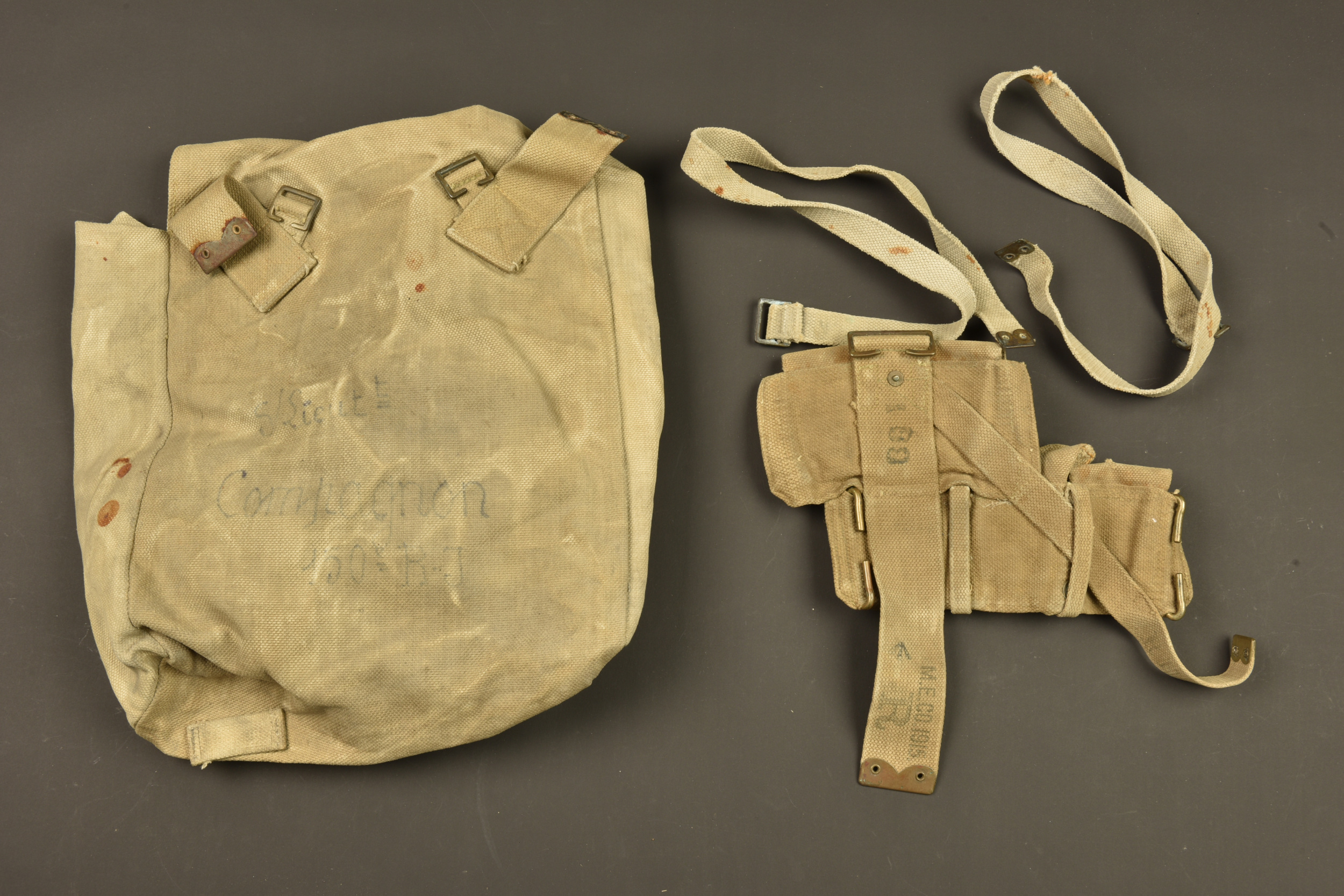 Cartouchière anglaise Mills pattern 1908 et large pack. British Mills Pattern 1908 ammunition pouch and large pack — photo 5
