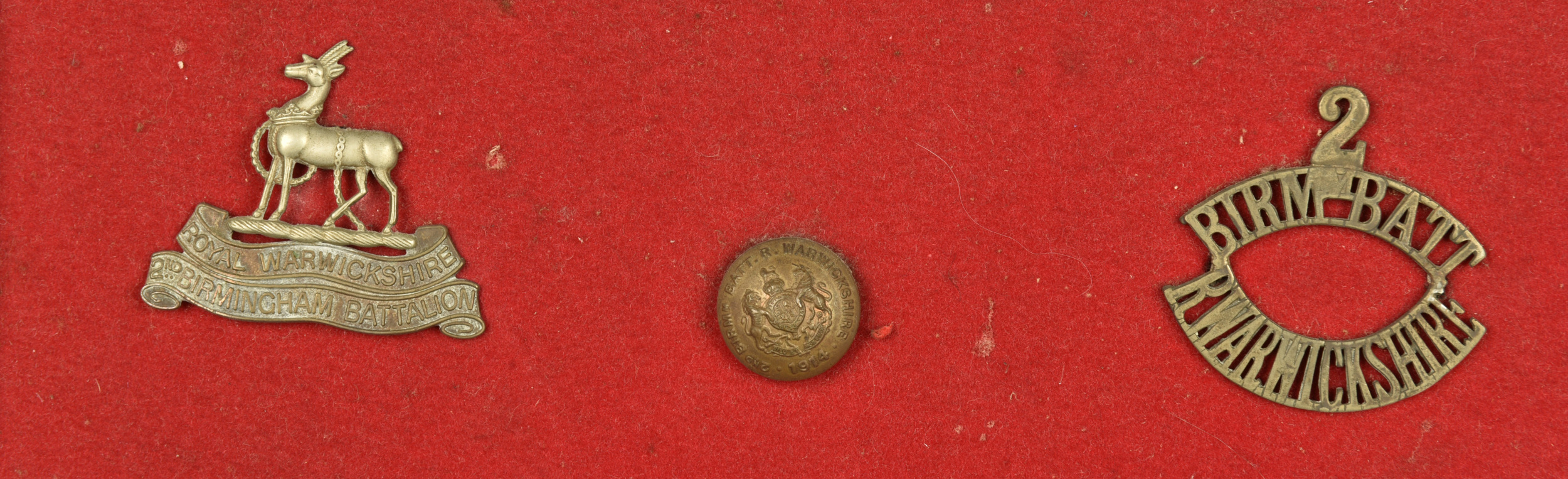 Ensemble d'insignes du 2nd Birmingham Pals Battalion Royal Warwickshire. Badge grouping of the 2nd Birmingham Pals Battalion Royal Warwickshire Regiment — photo 1