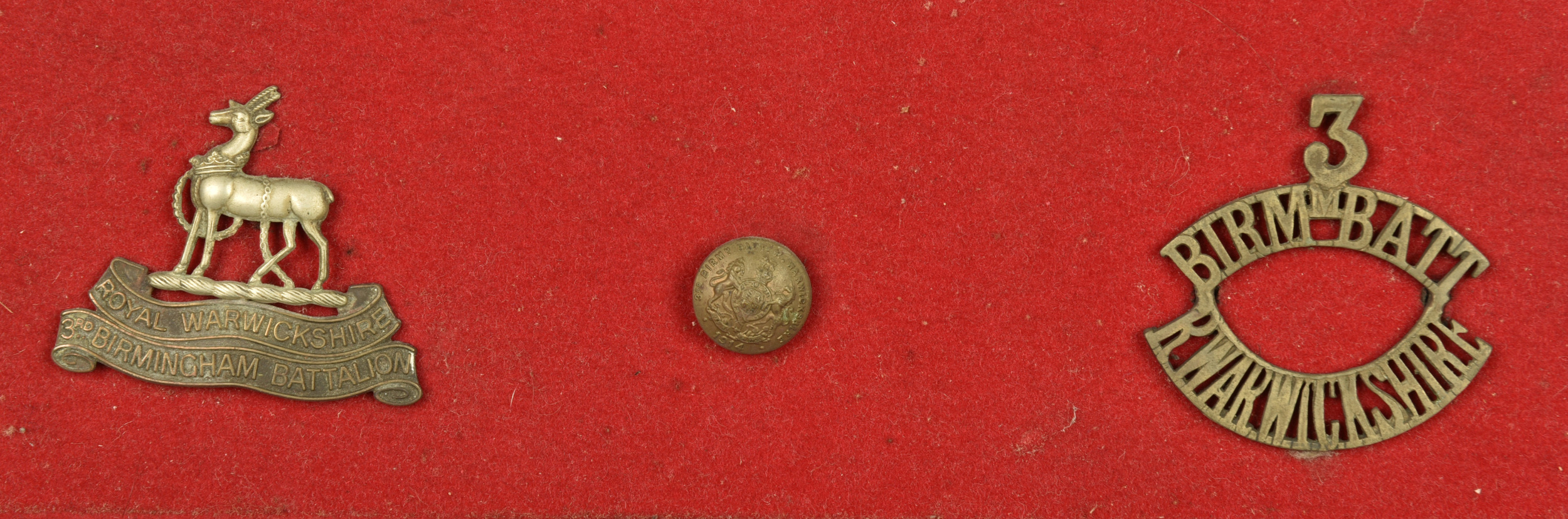 Ensemble d'insignes du 3rd Birmingham Pals Battalion Royal Warwickshire. Badge grouping of the 3rd Birmingham Pals Battalion Royal Warwickshire Regiment — photo 1