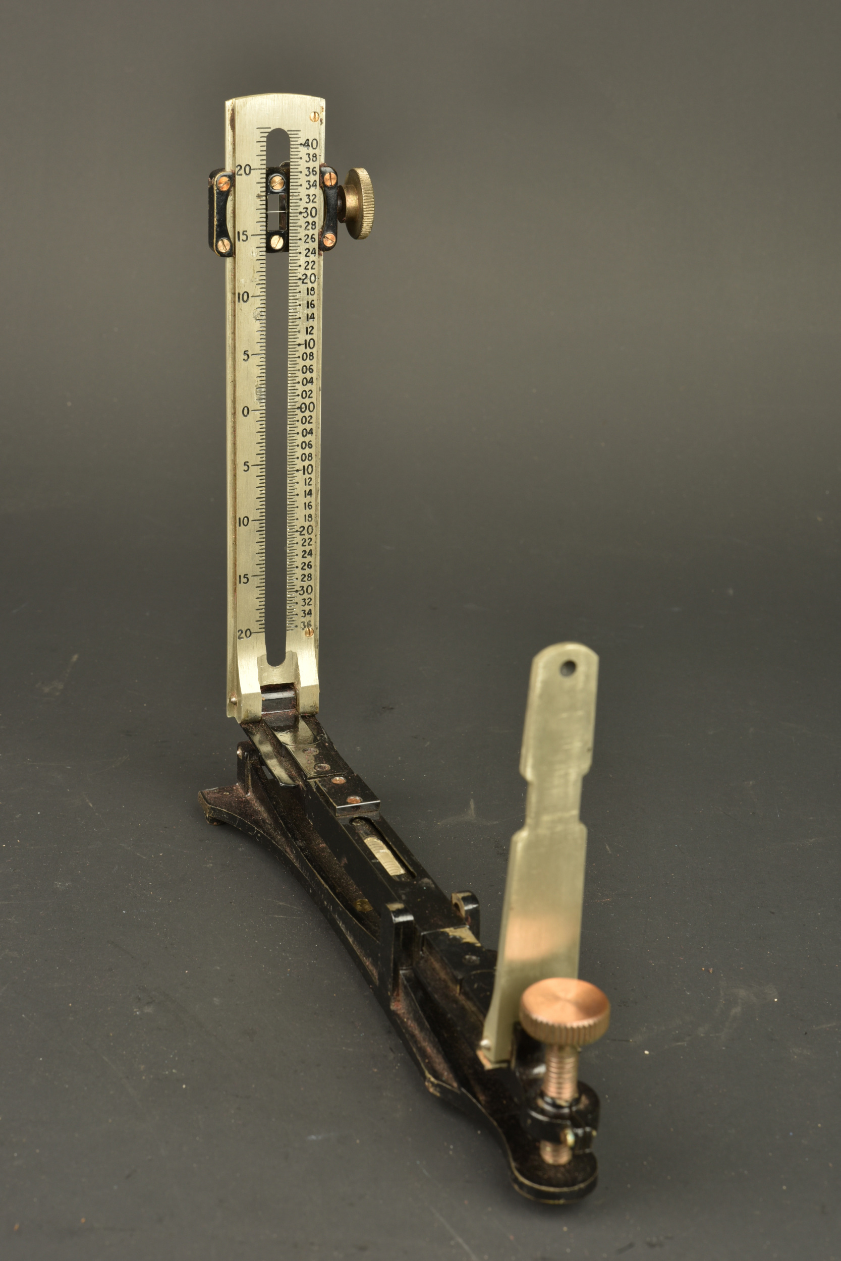 Ensemble de 3 clinomètres anglais. Set of 3 British clinometers — photo 2