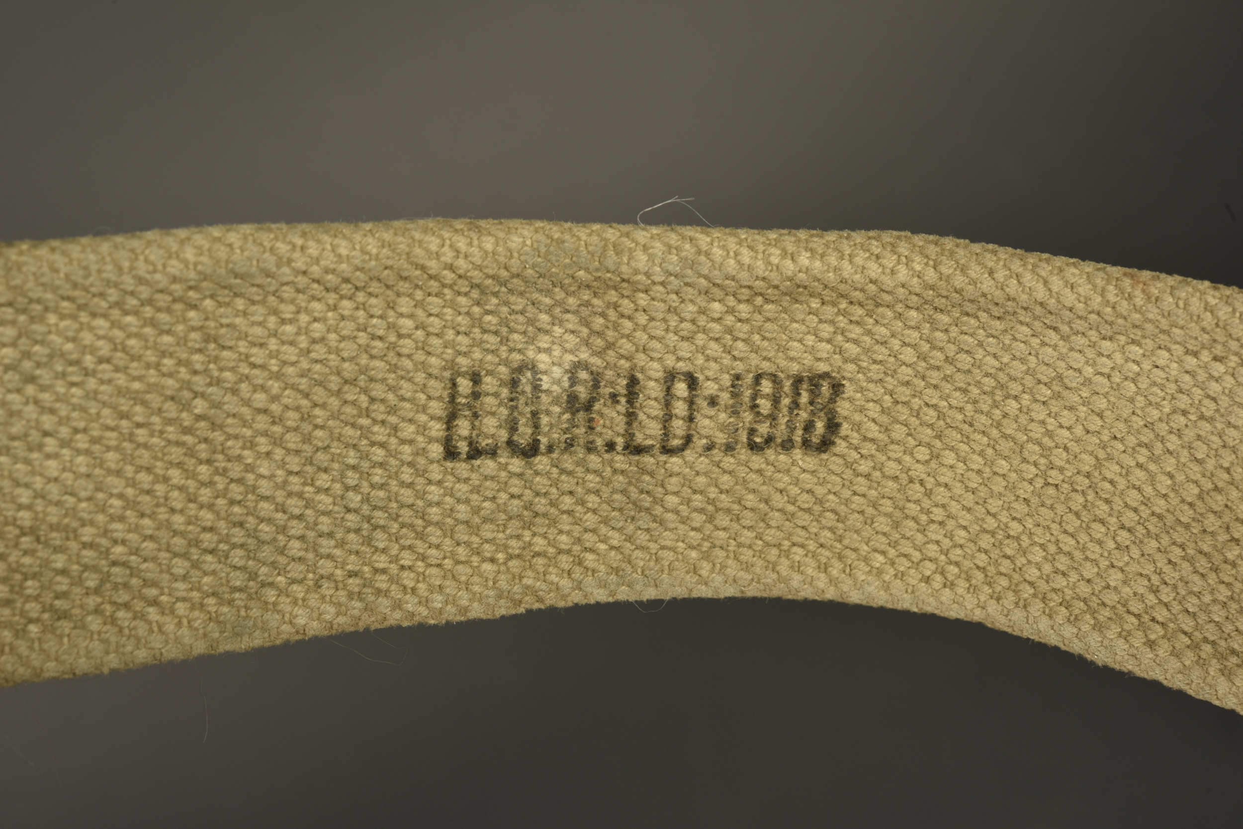 Casque anglais MkI, ceinture en web et cartouchière. British MkI helmet, web belt and ammunition pouch — photo 7