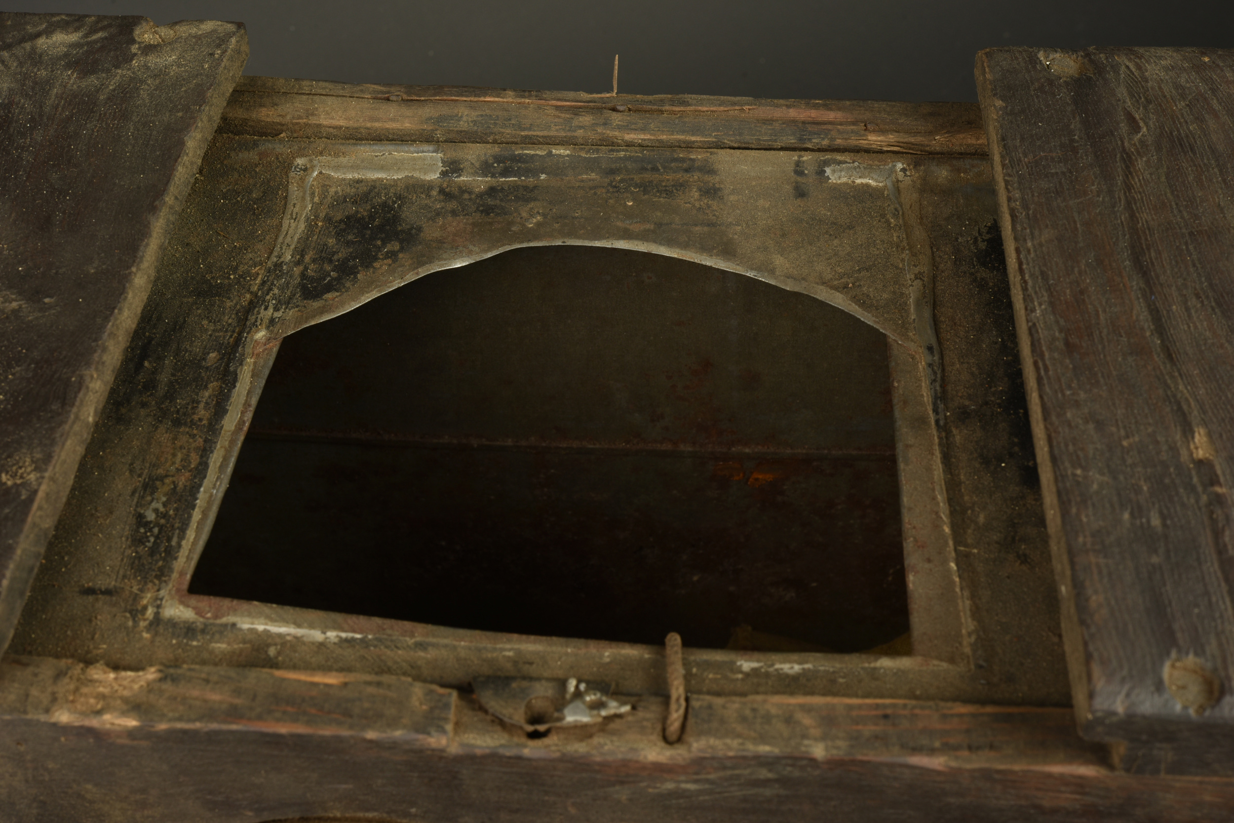 Caisse anglaise pour cartouchières d'allègement et bandolier toile. British crate for emergency ammunition pouches and cloth bandolier — photo 2