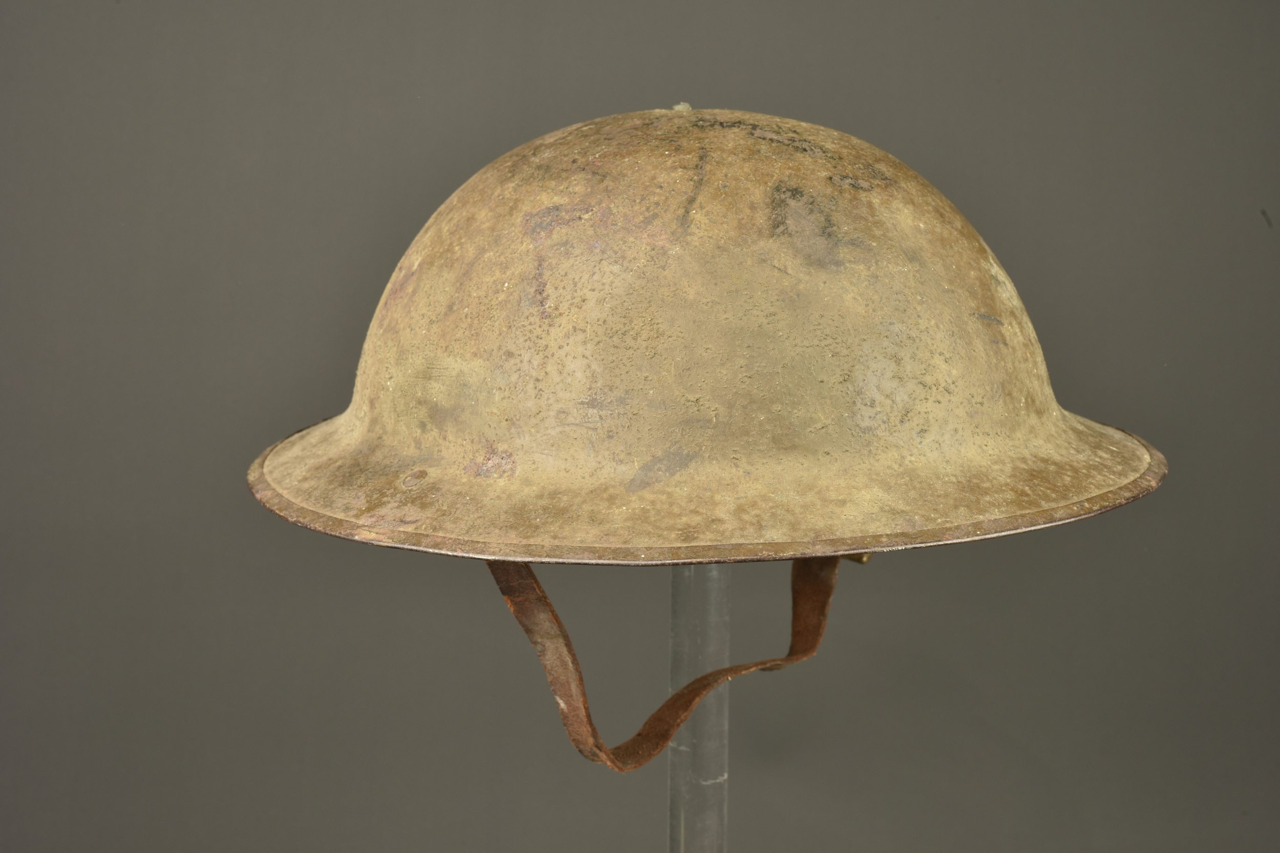 Casque anglais MkI nominatif. Named British MkI helmet — photo 6