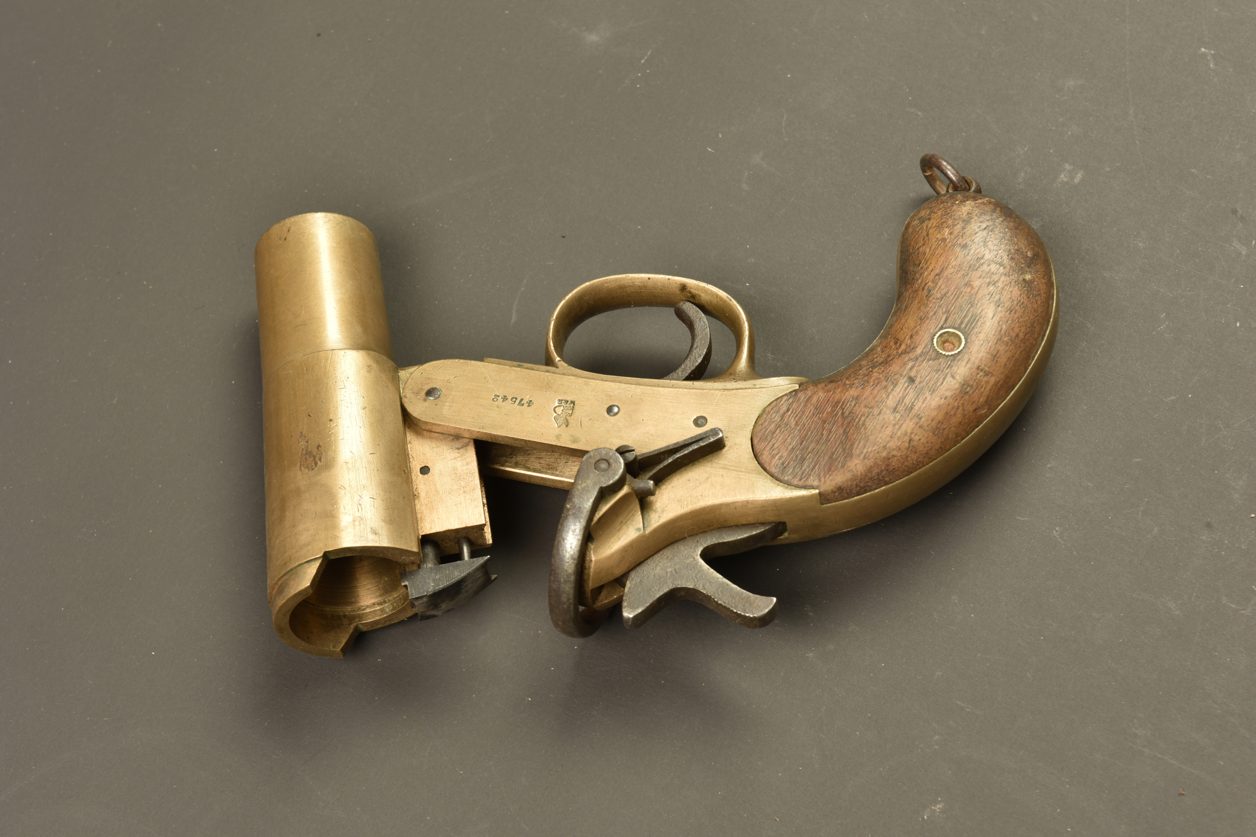 Lance fusée Webley et Scott dans son étui. Webley & Scott flare pistol in its holster — photo 3