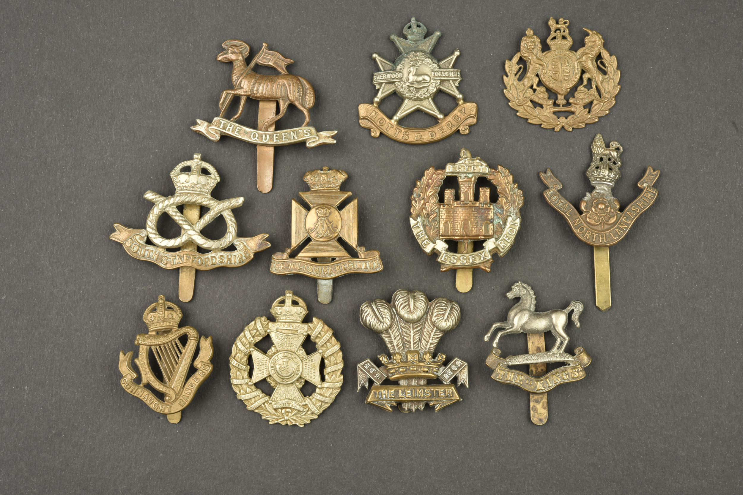 Lot de 10 insignes anglais. Lot of 10 British badges — photo 1