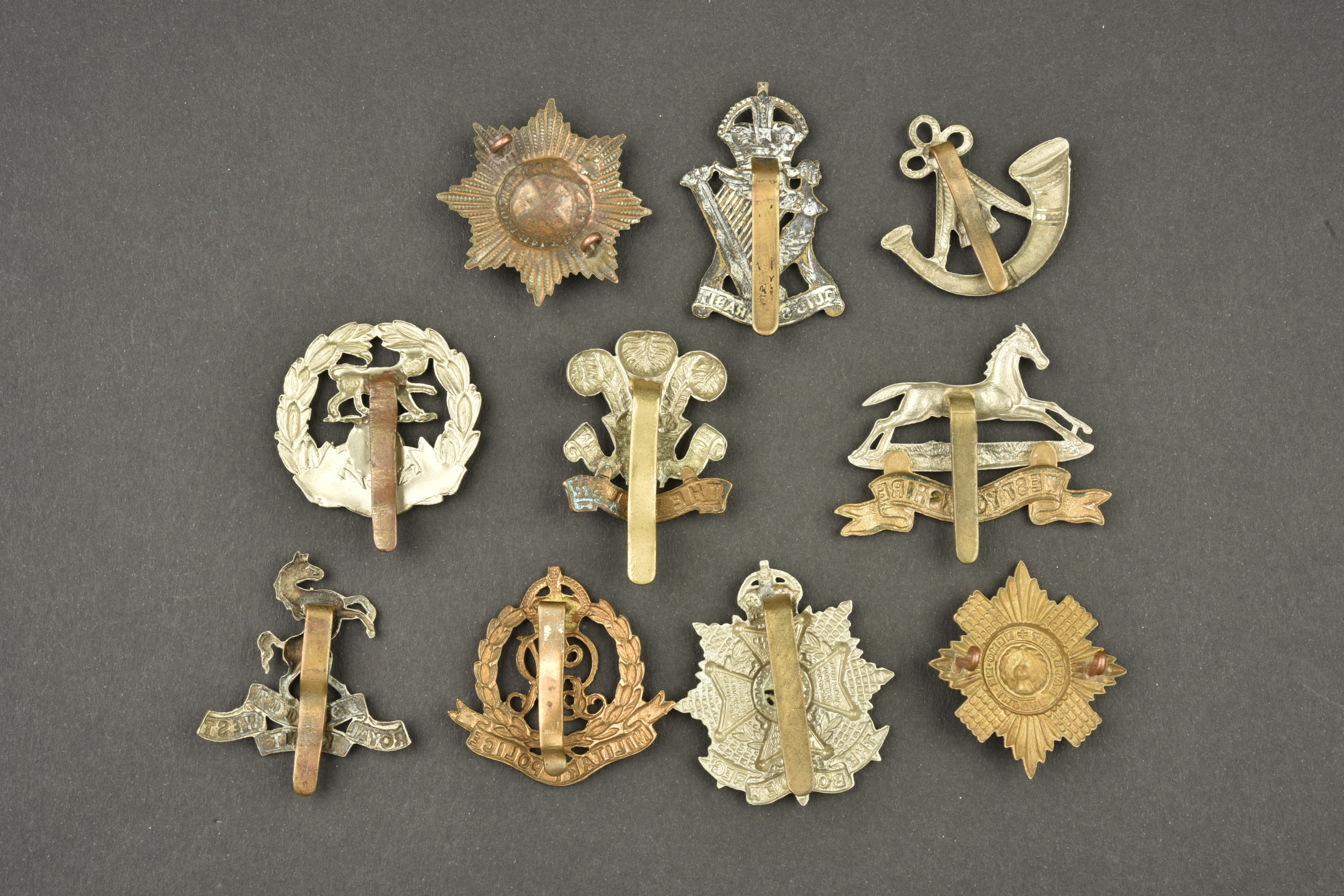 Lot de 10 insignes anglais d'infanterie. Lot of 10 British infantry badges — photo 2