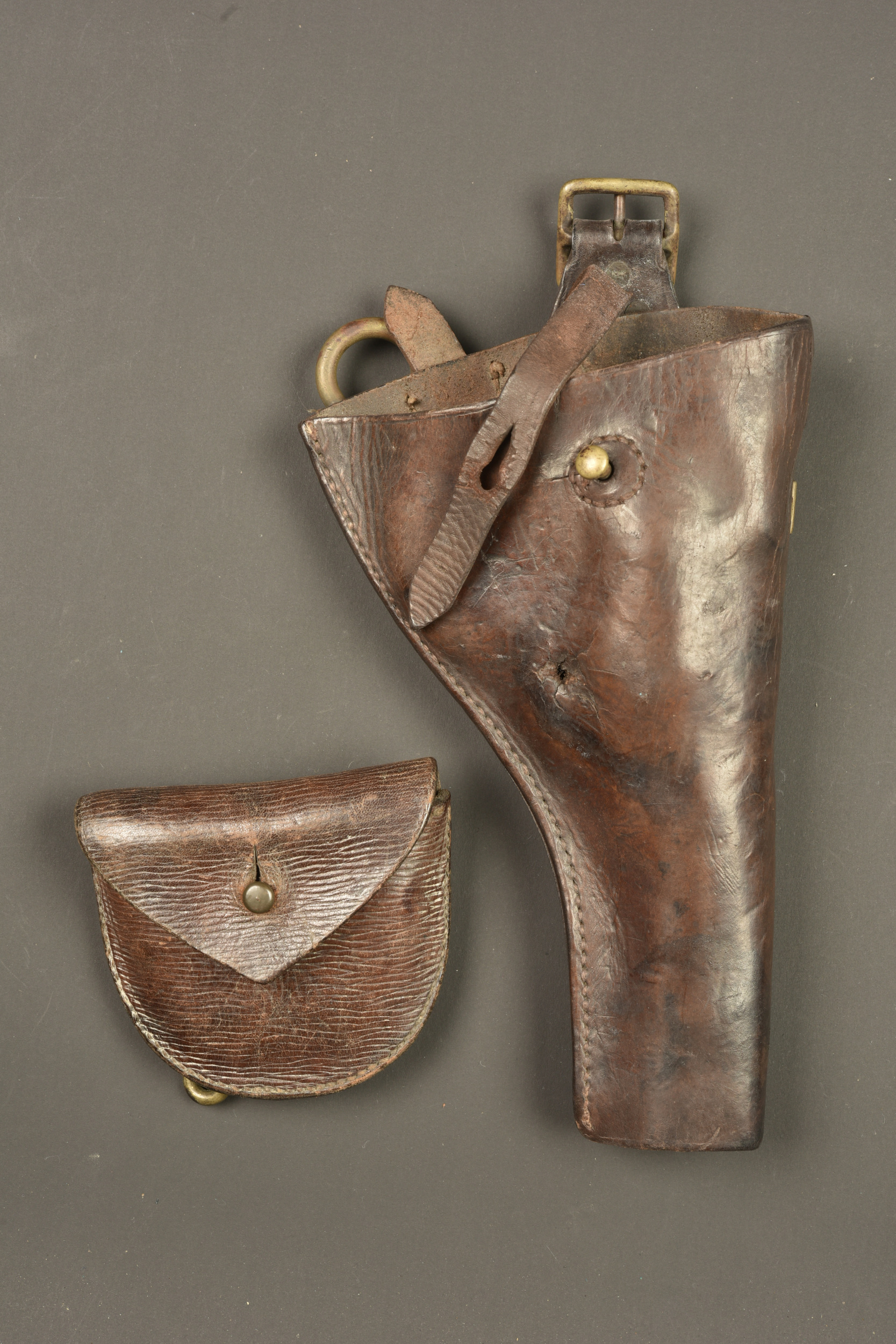 Etui et cartouchière de Webley pour tankiste ou mitrailleur anglais. Webley holster and ammunition pouch for British tanker or machine gunner — photo 1