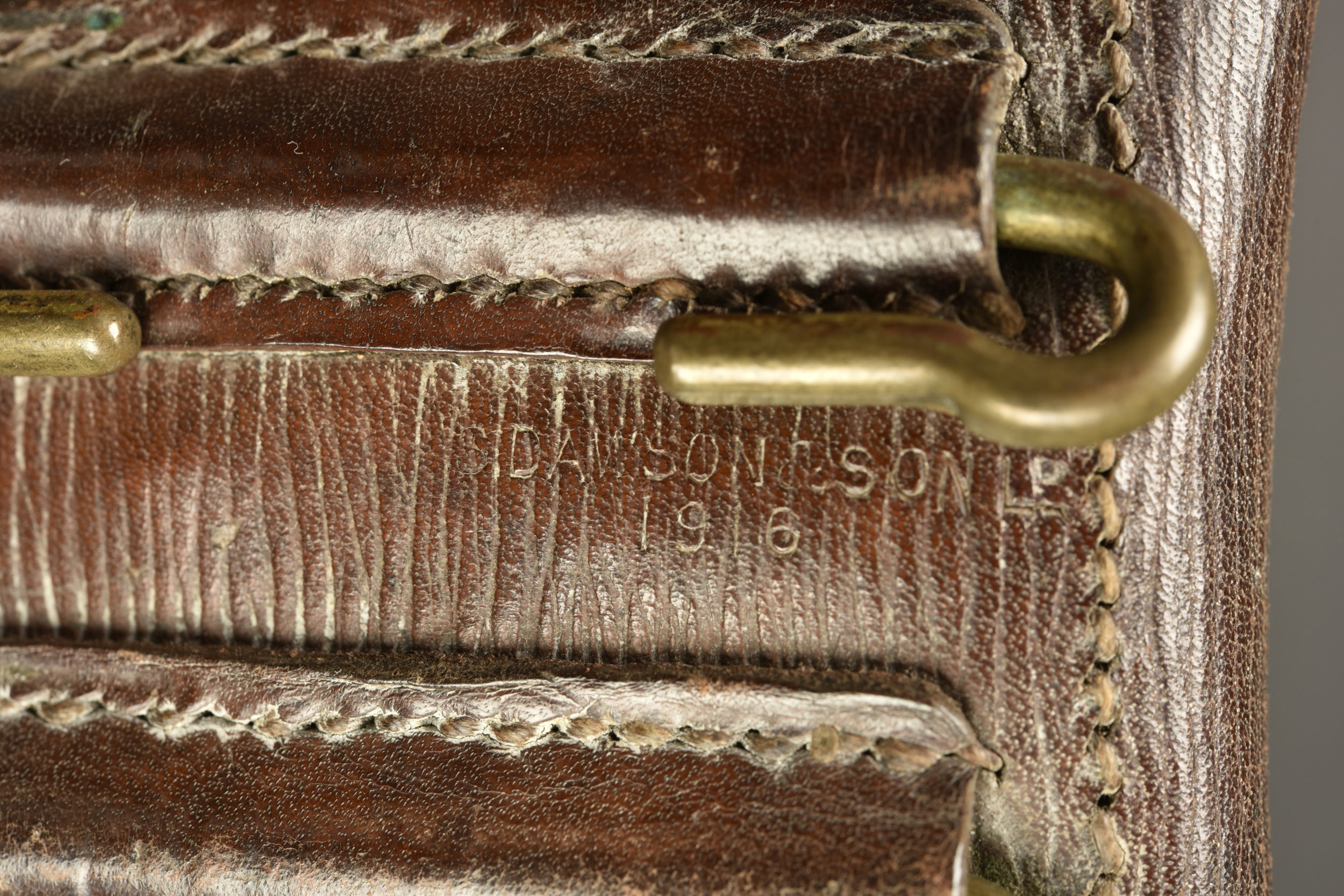 Etui et cartouchière de Webley pour tankiste ou mitrailleur anglais. Webley holster and ammunition pouch for British tanker or machine gunner — photo 2