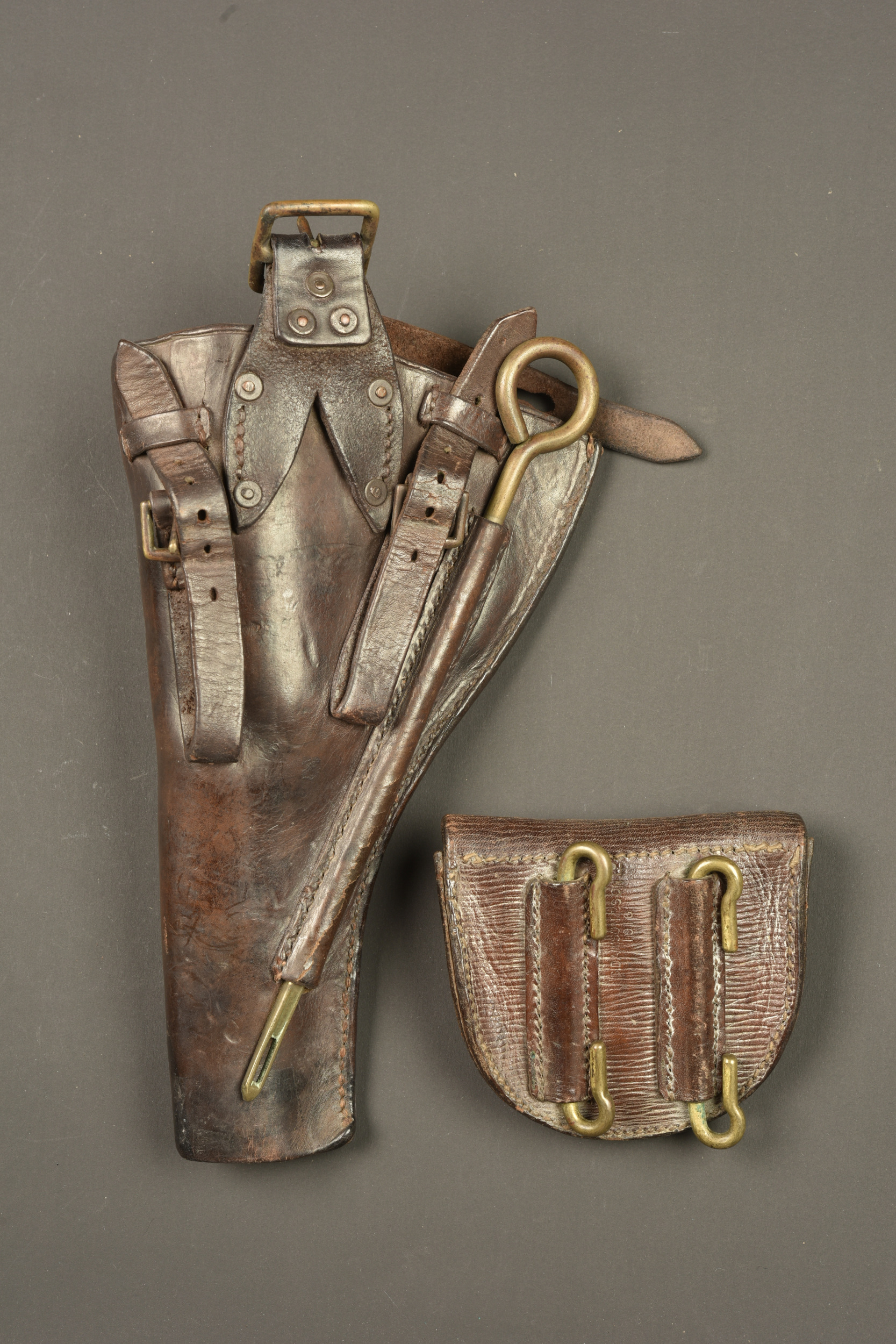 Etui et cartouchière de Webley pour tankiste ou mitrailleur anglais. Webley holster and ammunition pouch for British tanker or machine gunner — photo 4
