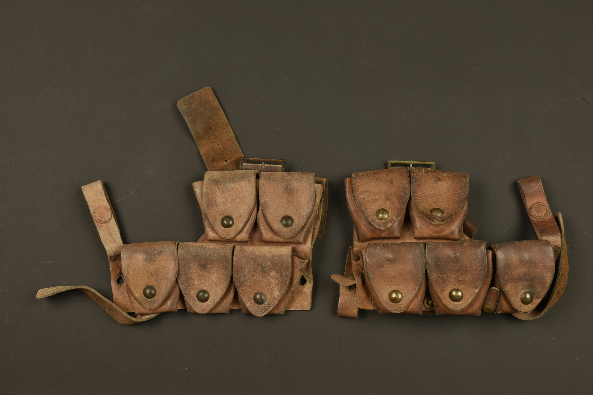 Paire de cartouchières australiennes pattern 1915. Pair of Australian Pattern 1915 ammunition pouches — photo 1