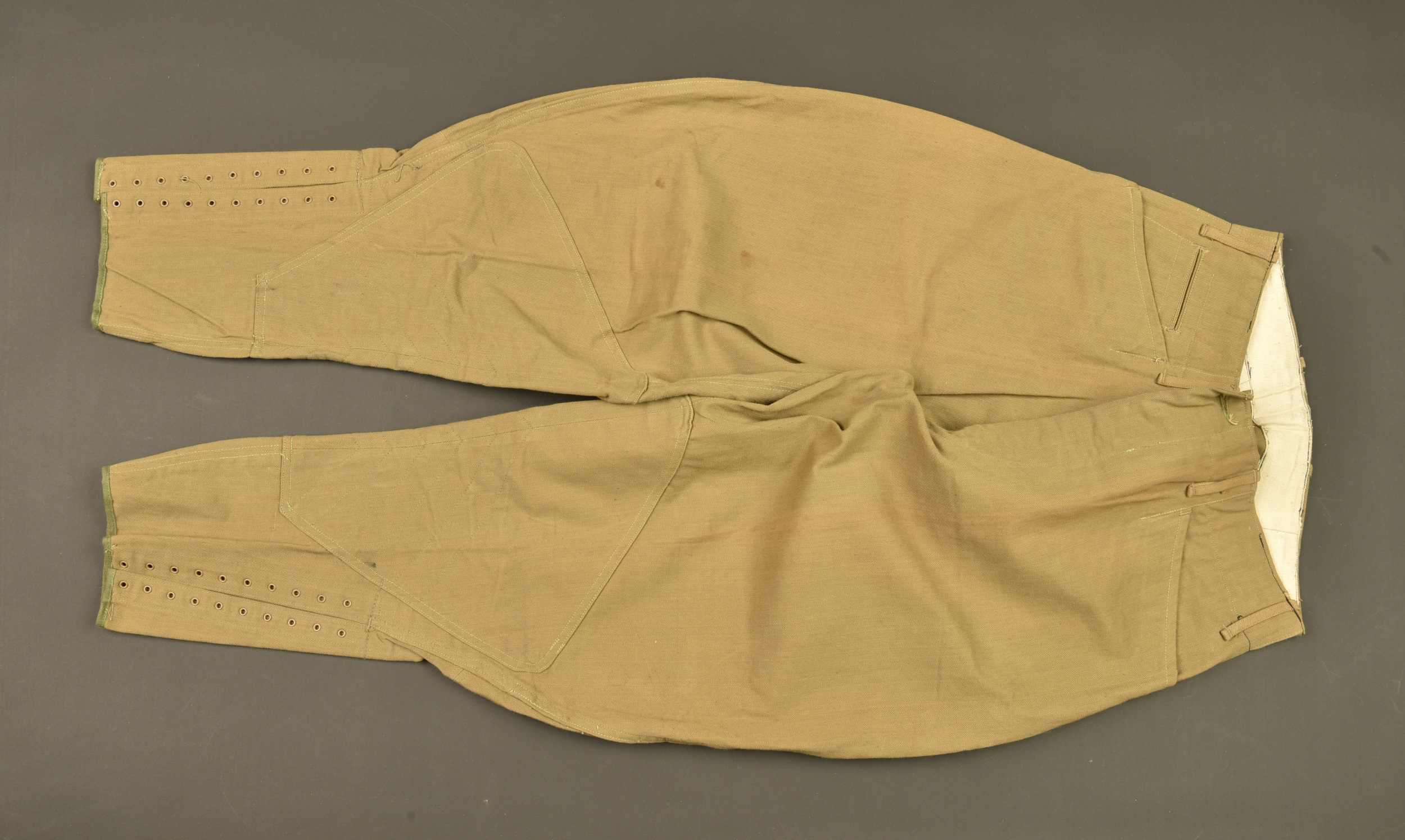 Culotte US en toile, bonnets de police et chevrons. US canvas breeches, overseas caps and chevrons — photo 10