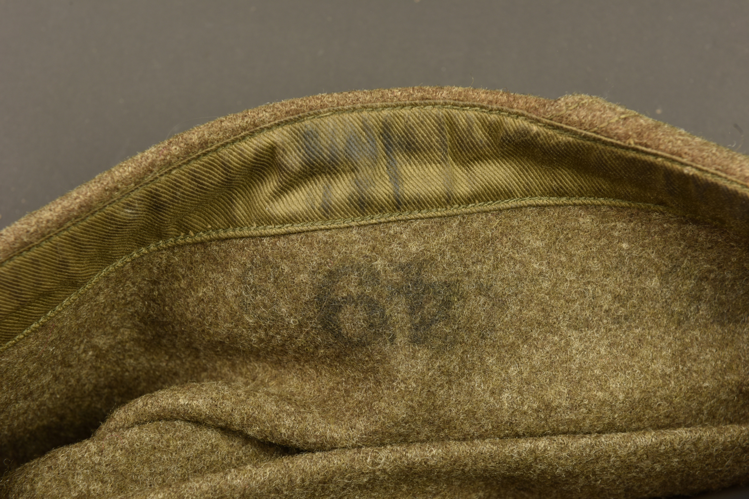 Culotte US en toile, bonnets de police et chevrons. US canvas breeches, overseas caps and chevrons — photo 3