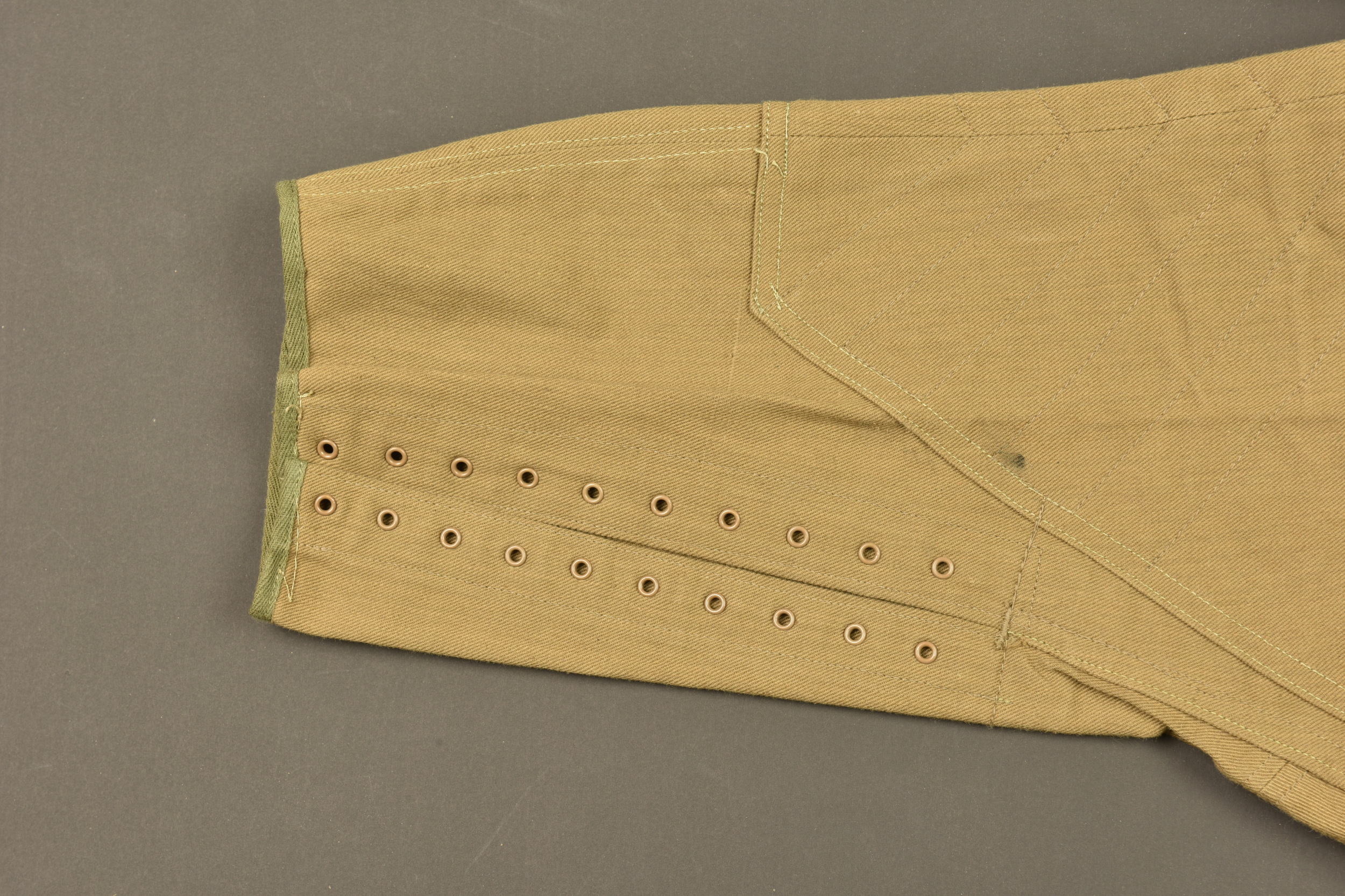 Culotte US en toile, bonnets de police et chevrons. US canvas breeches, overseas caps and chevrons — photo 9