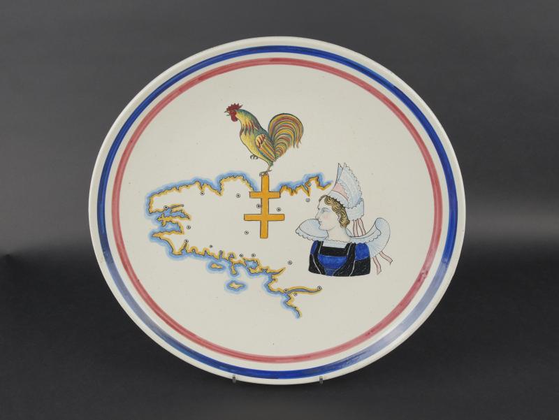 Grand plat Libération août 1944. Large Liberation August 1944 platter.