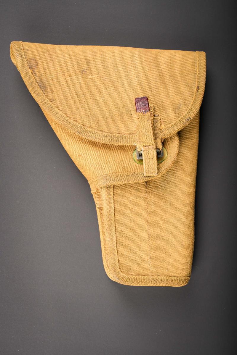 Holster de pistolet GP 35 canadien. Canadian GP 35 holster.