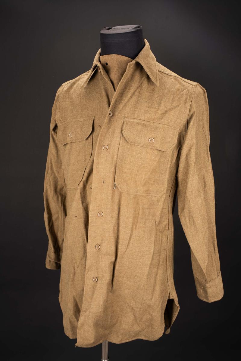 Chemise moutarde. US Army shirt.