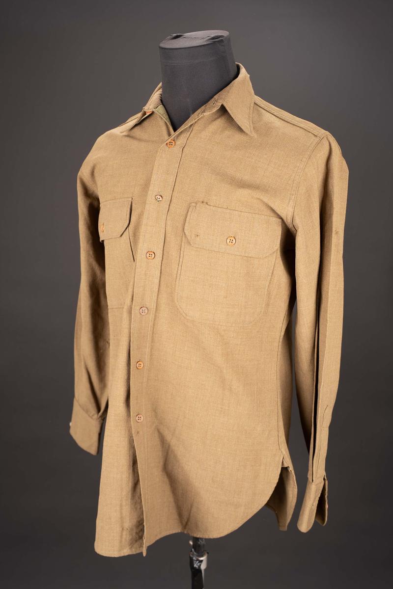 Chemise moutarde. US Army shirt.